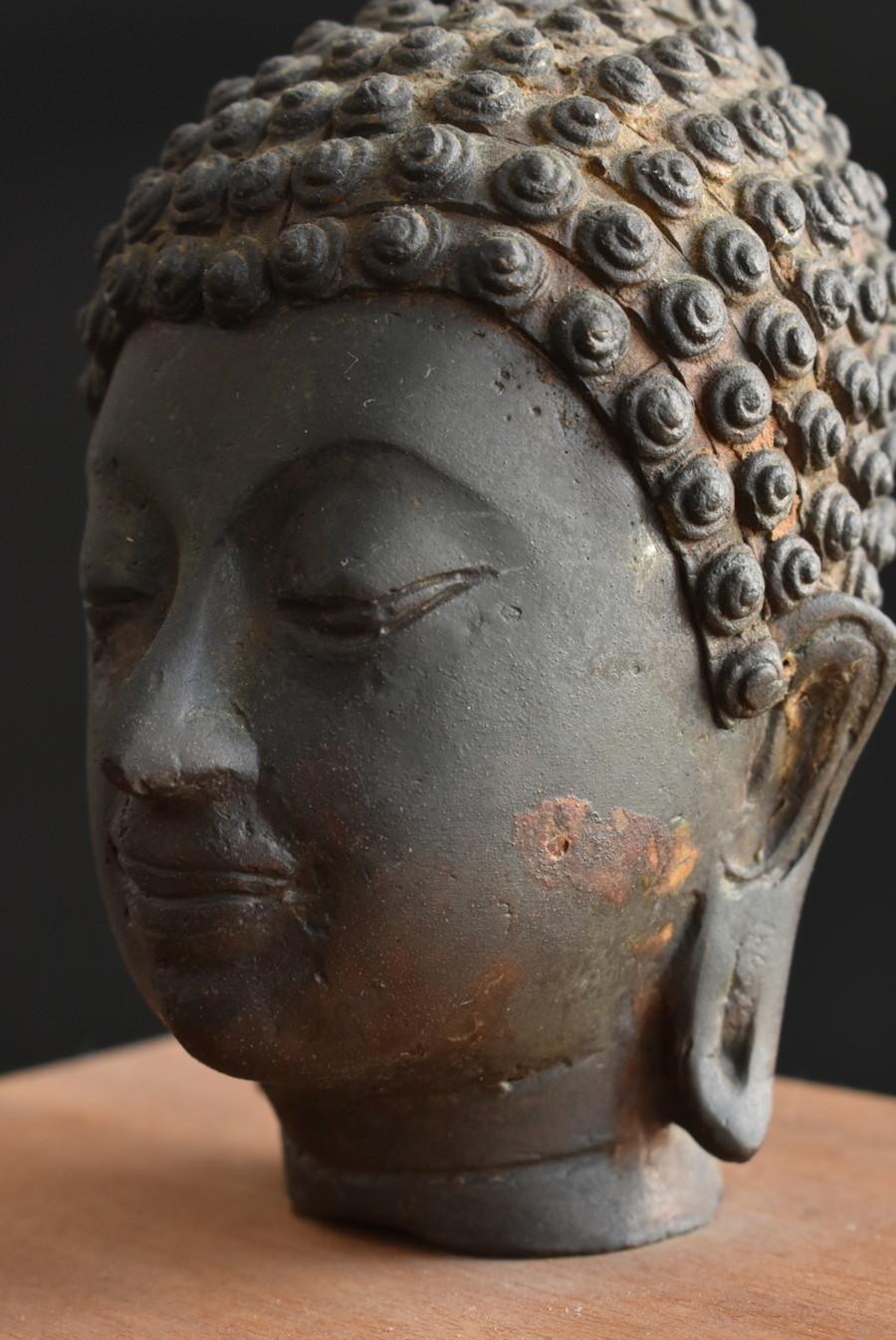 Very old bronze Buddha head from Thailand/Southeast Asian art/Buddha statue For Sale 5