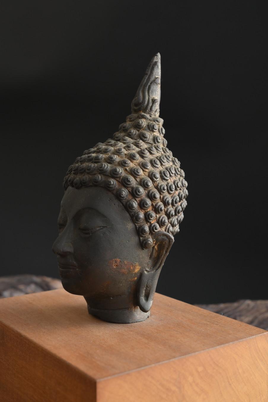 Cast Very old bronze Buddha head from Thailand/Southeast Asian art/Buddha statue