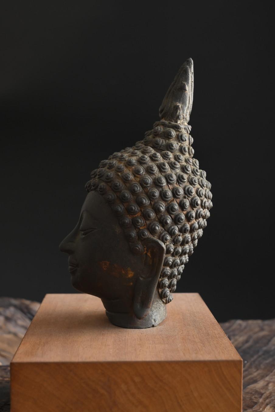 Very old bronze Buddha head from Thailand/Southeast Asian art/Buddha statue In Good Condition For Sale In Sammu-shi, Chiba