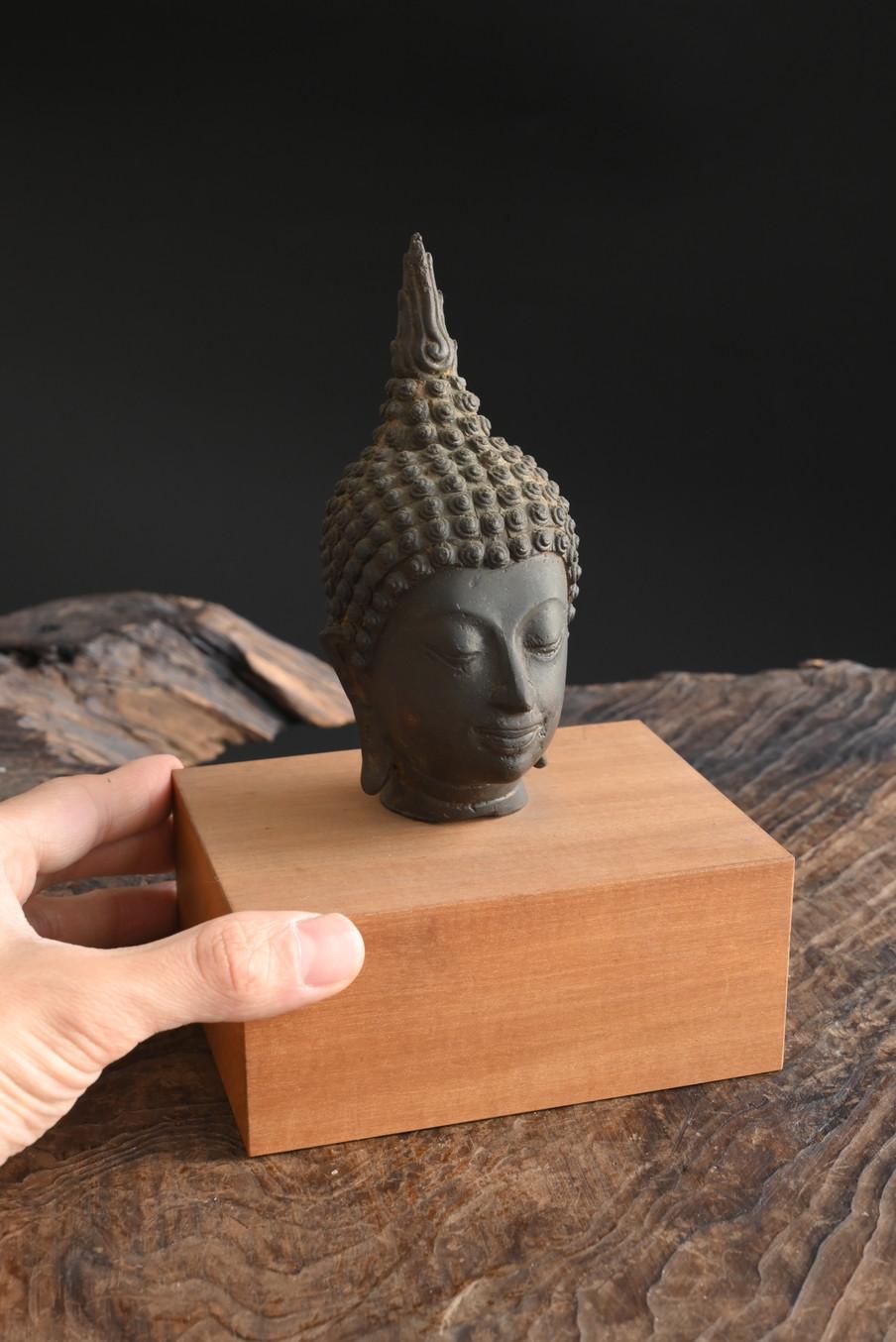 Very old bronze Buddha head from Thailand/Southeast Asian art/Buddha statue 1