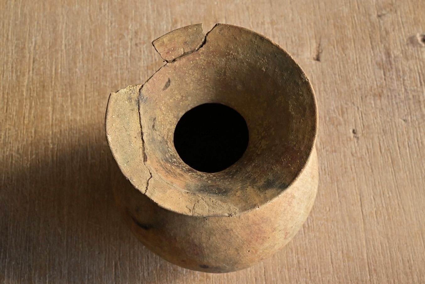 Very old Japanese excavated earthenware/Wabi Sabi vase For Sale 7
