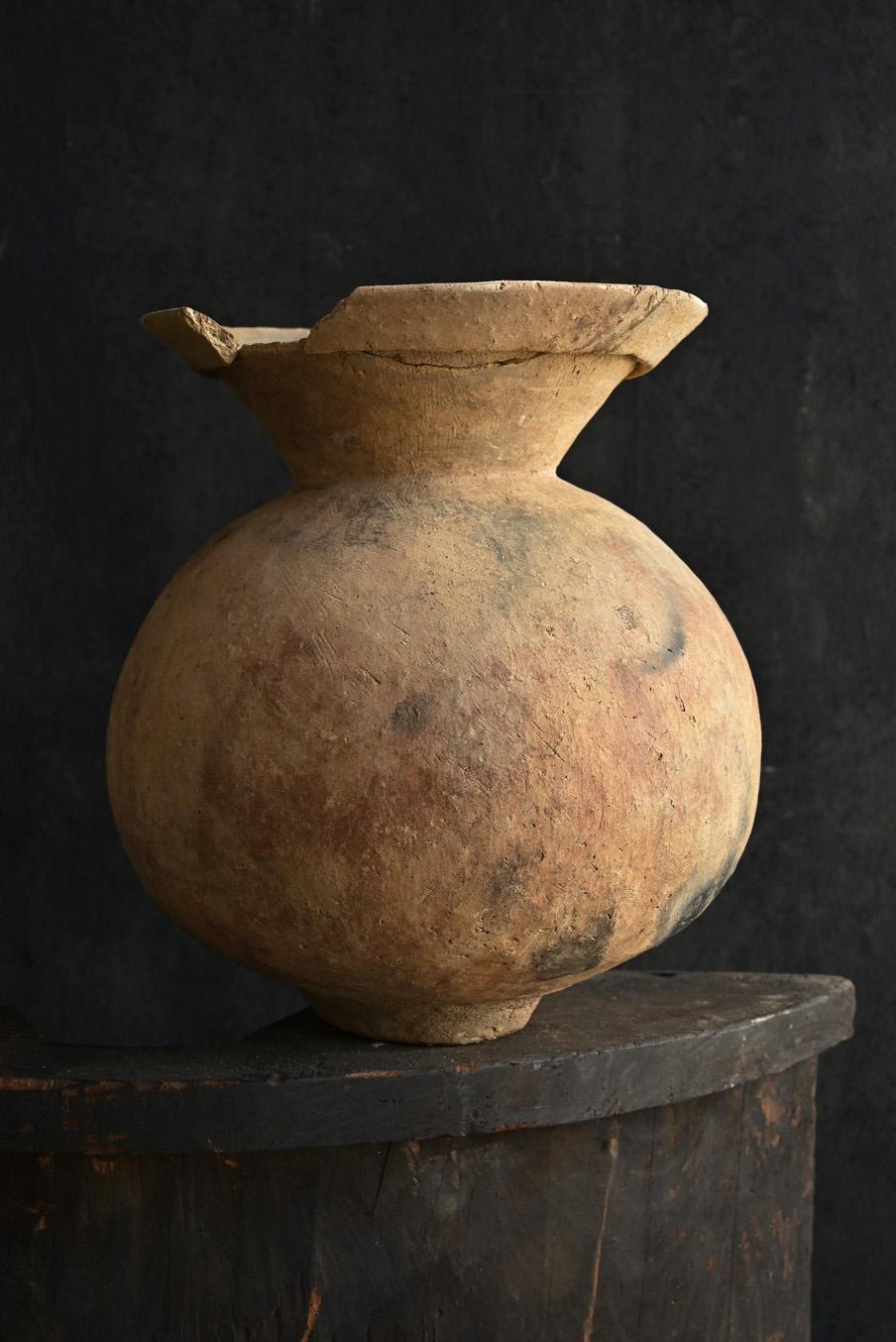 Very old Japanese excavated earthenware/Wabi Sabi vase For Sale 1
