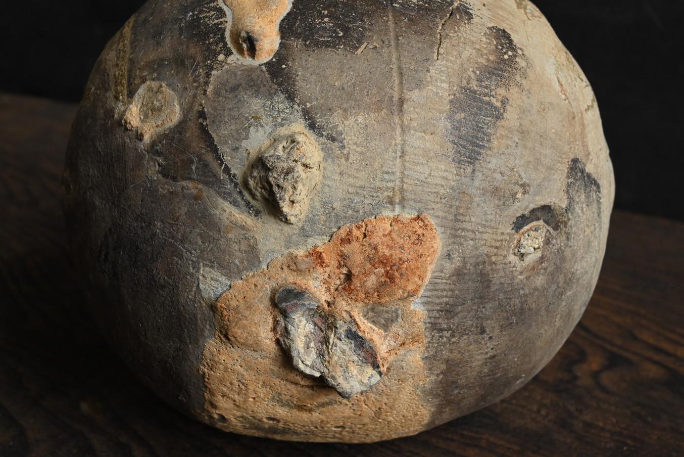 Jarra muy antigua de cerámica japonesa 