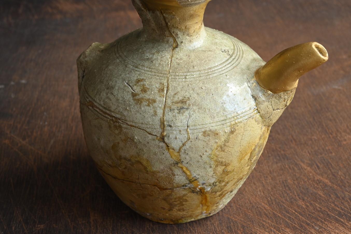 Very old Japanese teapot-shaped pottery 