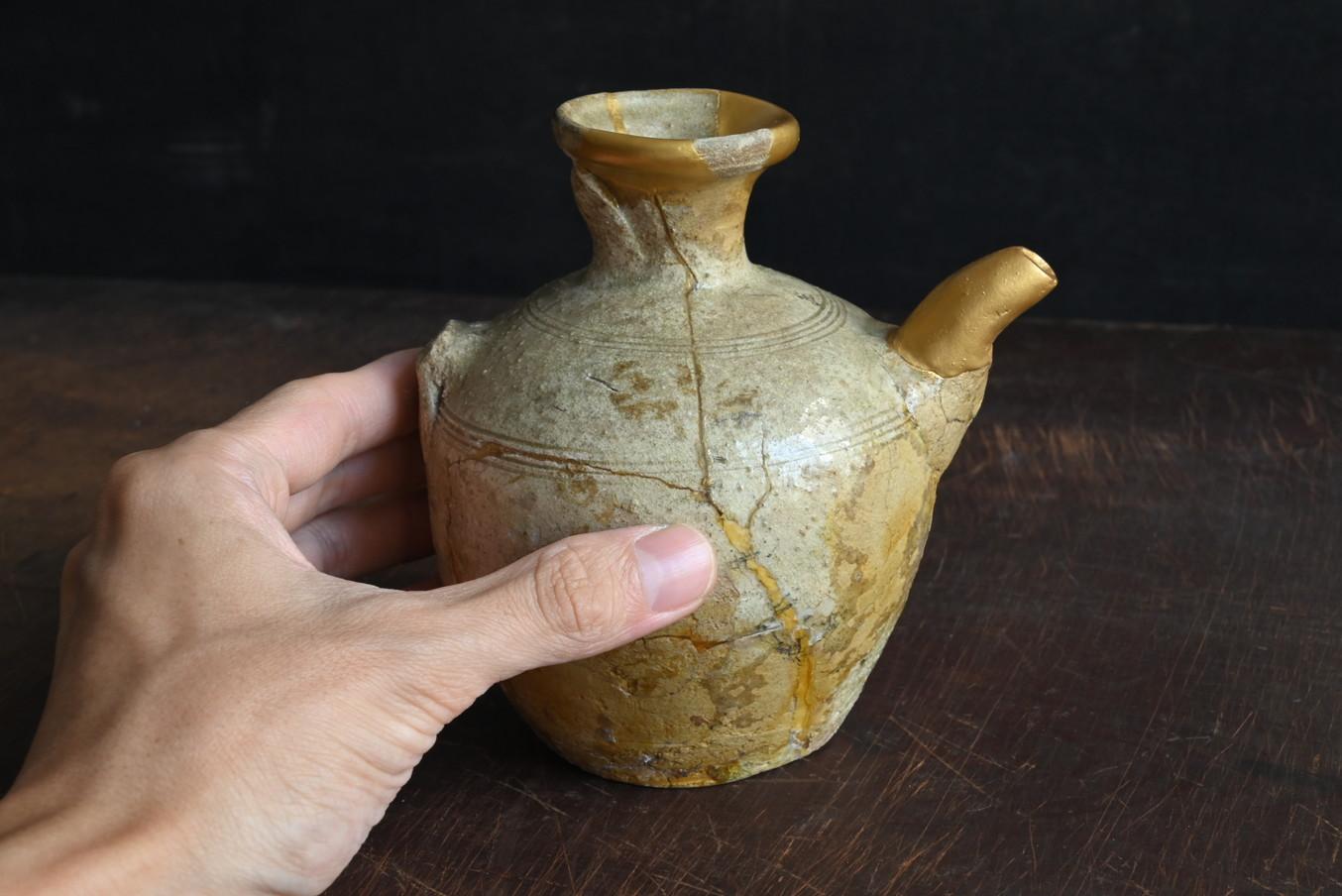 This is Seto ware.
Seto is a kiln with a long history located in Aichi Prefecture, Japan (Seto kilns are marked with red circles on the map). It is said to have originated around the 13th century.
In Japan, items from this period of Seto ware are