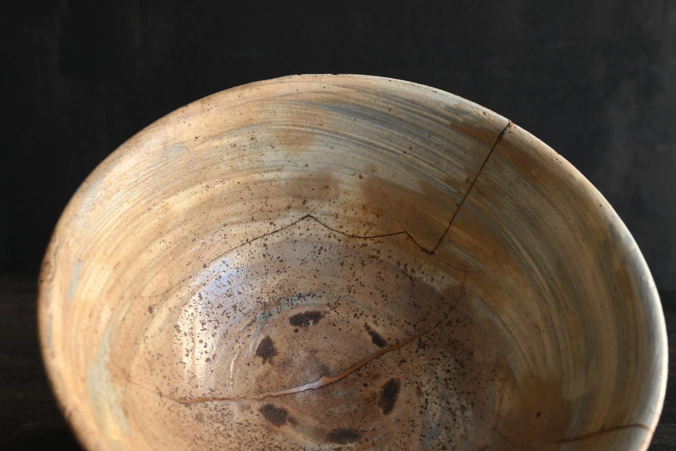 Very old Korean pottery bowl/15th century/“Hakeme” pottery bowl/Kintsugi For Sale 2