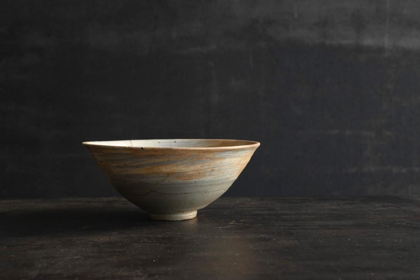 South Korean Very old Korean pottery bowl/15th century/“Hakeme” pottery bowl/Kintsugi For Sale
