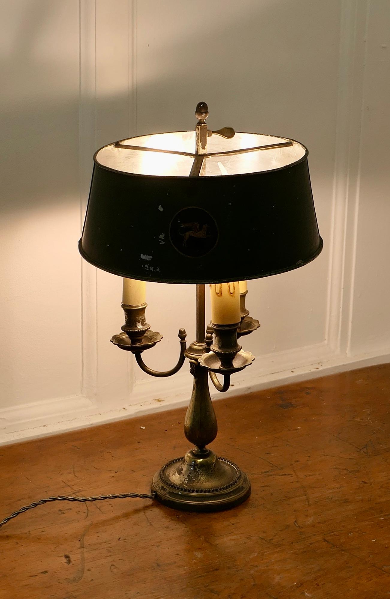 Dreifach versilberte französische Bouillotte-Schreibtischlampe    (Frühes 20. Jahrhundert) im Angebot