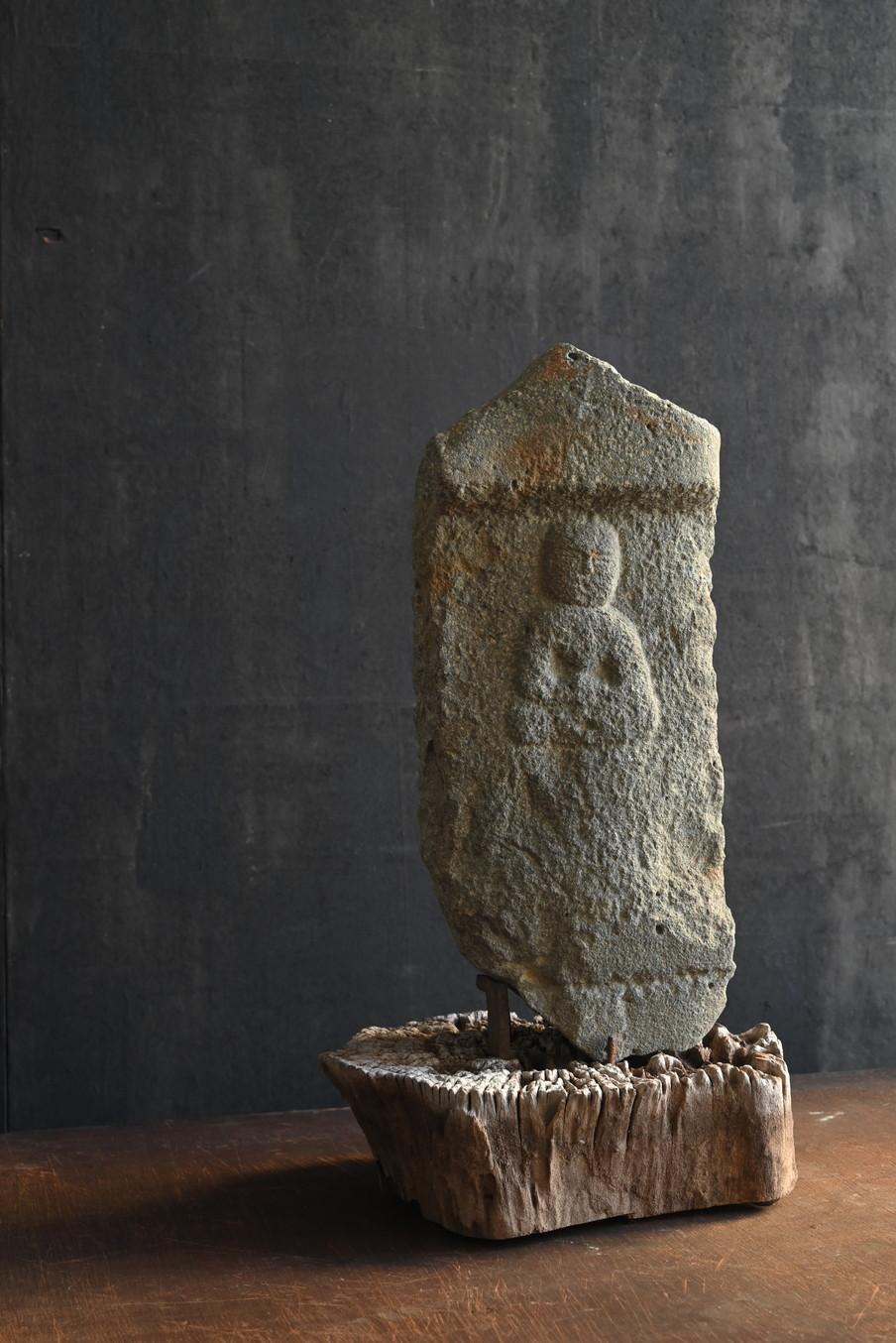 Very old stone Buddha statue in Japan/1400-1600/Jizo Stone Buddha In Good Condition In Sammu-shi, Chiba