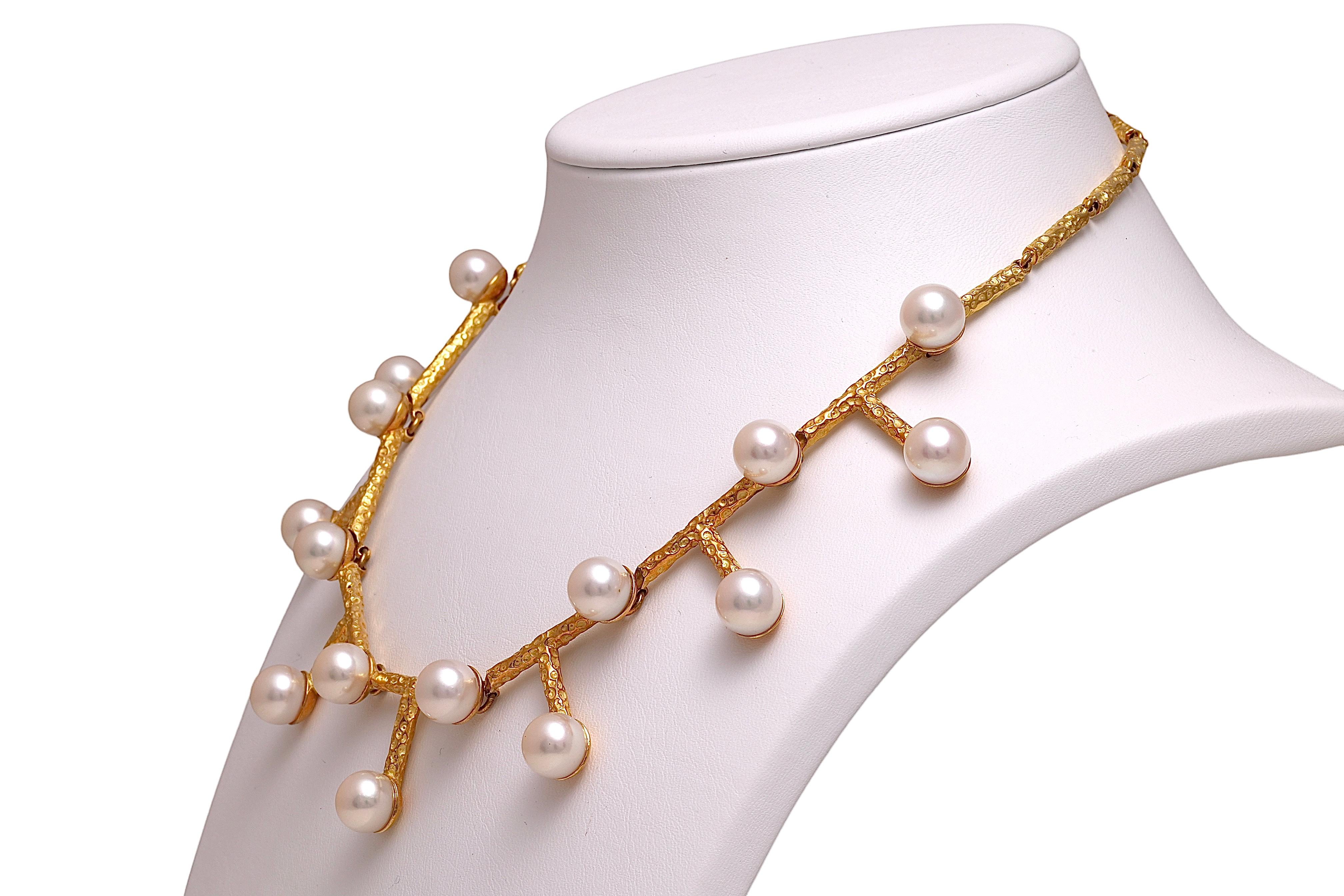 Very Original 18kt Yellow Gold Necklace by J.P. De Saedeleer with Pearls For Sale 6