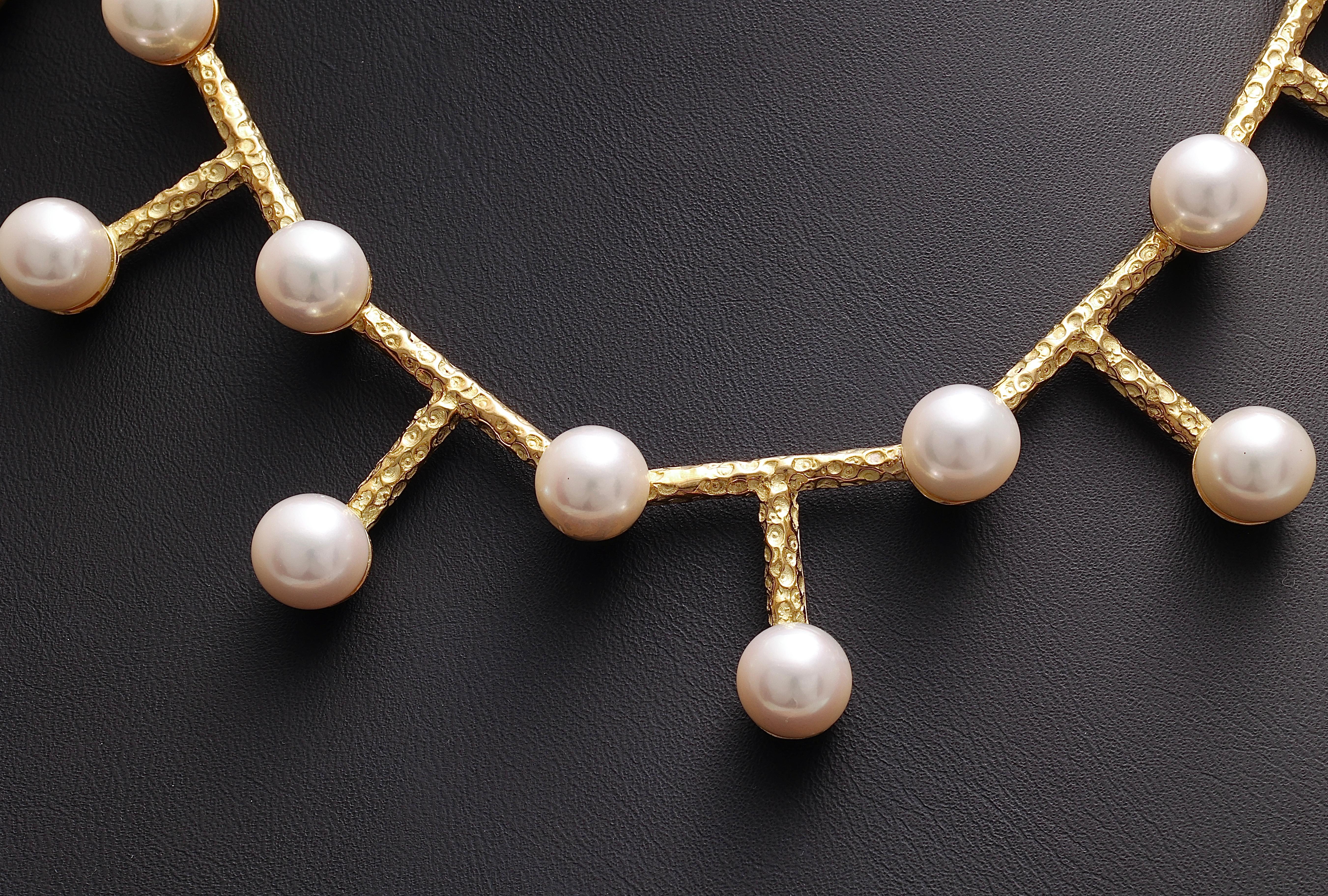 Very Original 18kt Yellow Gold Necklace by J.P. De Saedeleer with Pearls In New Condition For Sale In Antwerp, BE