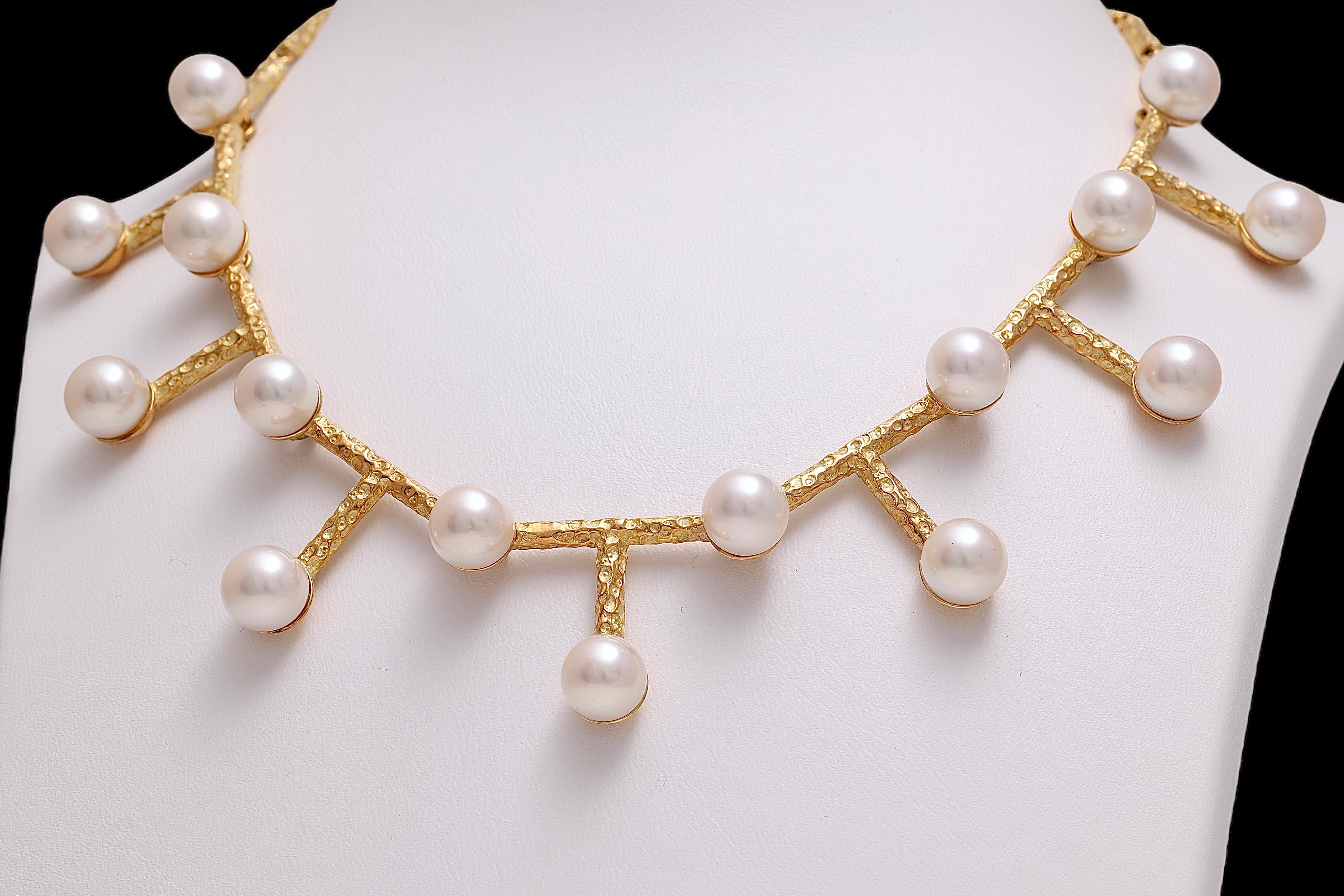 Very Original 18kt Yellow Gold Necklace by J.P. De Saedeleer with Pearls For Sale 1