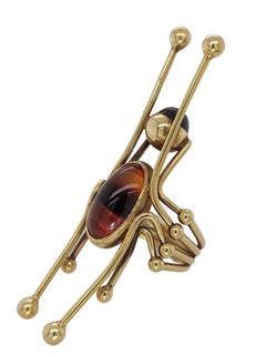 Very Original Insect / Grashopper Ring in 14kt Gold & Semi Precious Cat s Eye