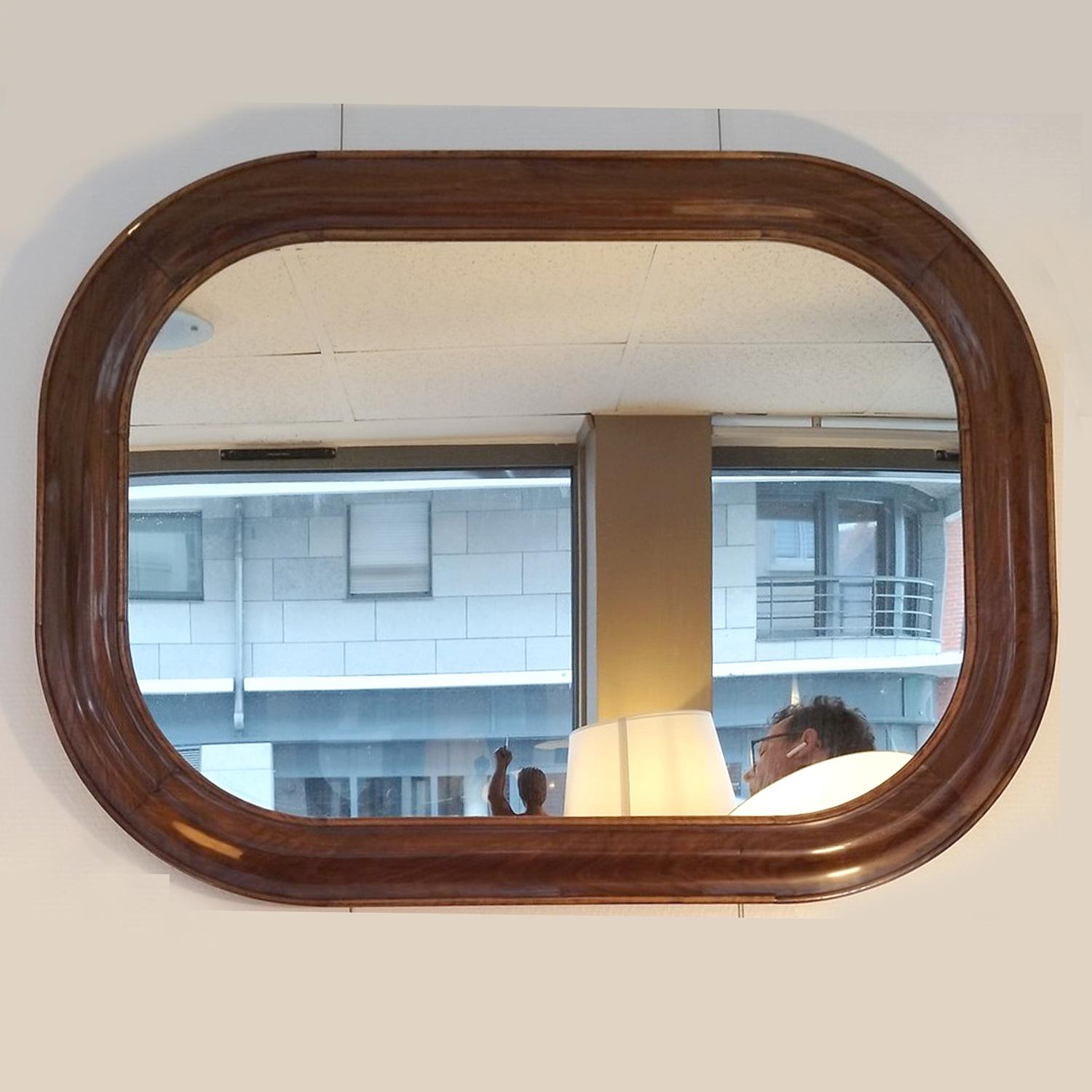 Walnut Very original large Louis Philippe oval mirror, 19th Century