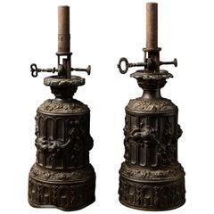 Pareja muy original de candelabros ornamentados de aleación de cobre "Becatiltre Breveté