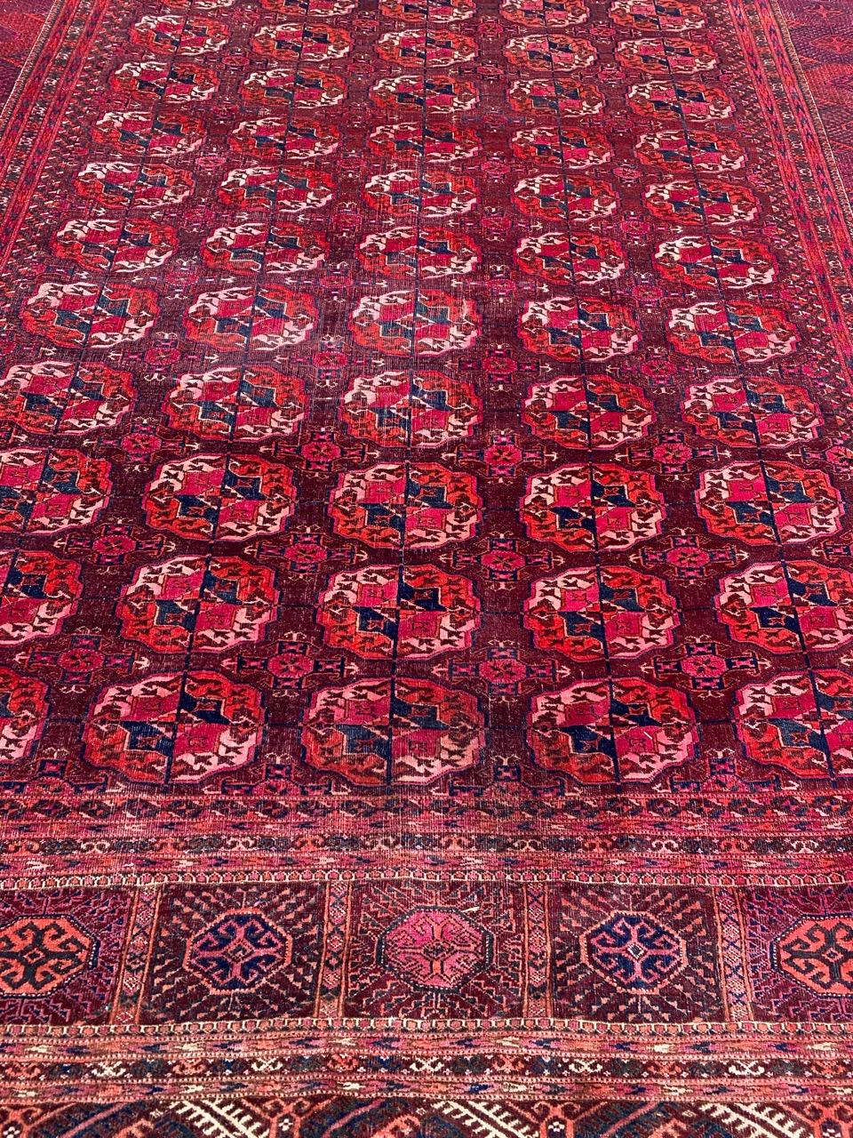 Wonderful early 20th century large Bokhara rug with beautiful geometrical Bokhara design and beautiful colors, entirely and finely hand knotted with wool velvet on wool foundation.
 
✨✨✨
