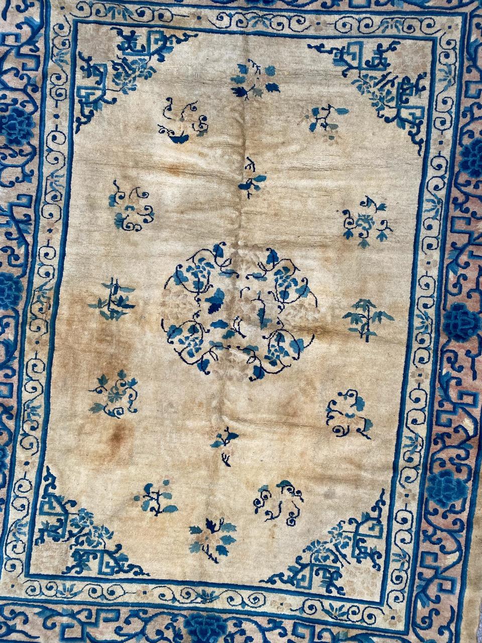 Nice late 19th century Chinese rug with beautiful Chinese design and beautiful natural colors, entirely hand knotted with wool velvet on cotton foundation.

✨✨✨
