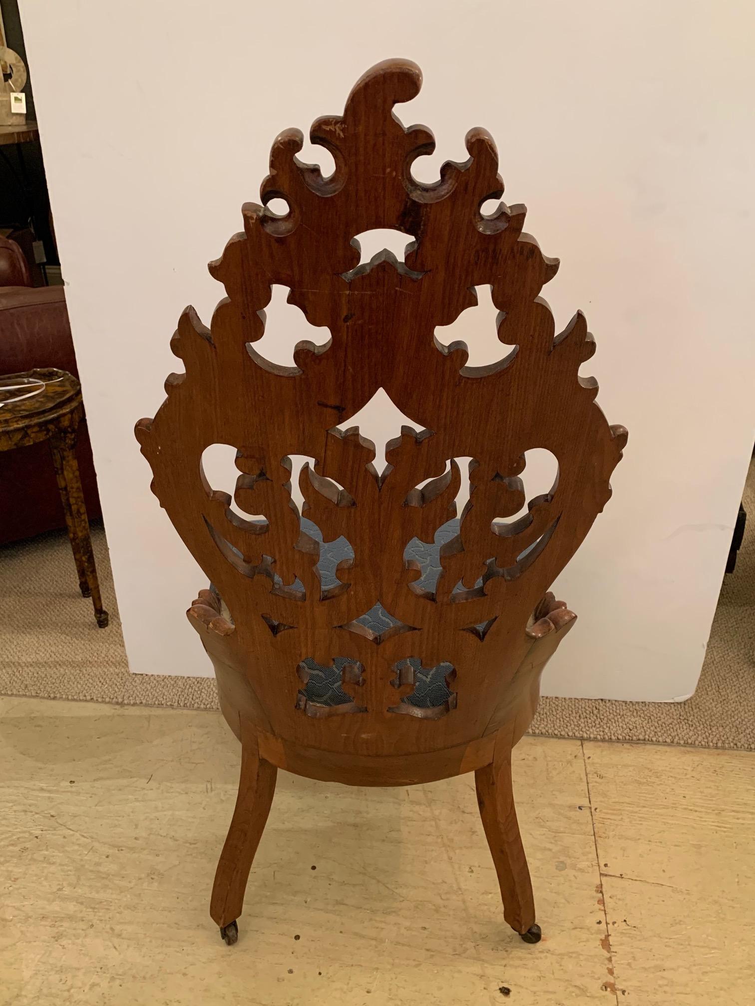 Very Pretty Antique Victorian Hand Carved Walnut Side Chair 5