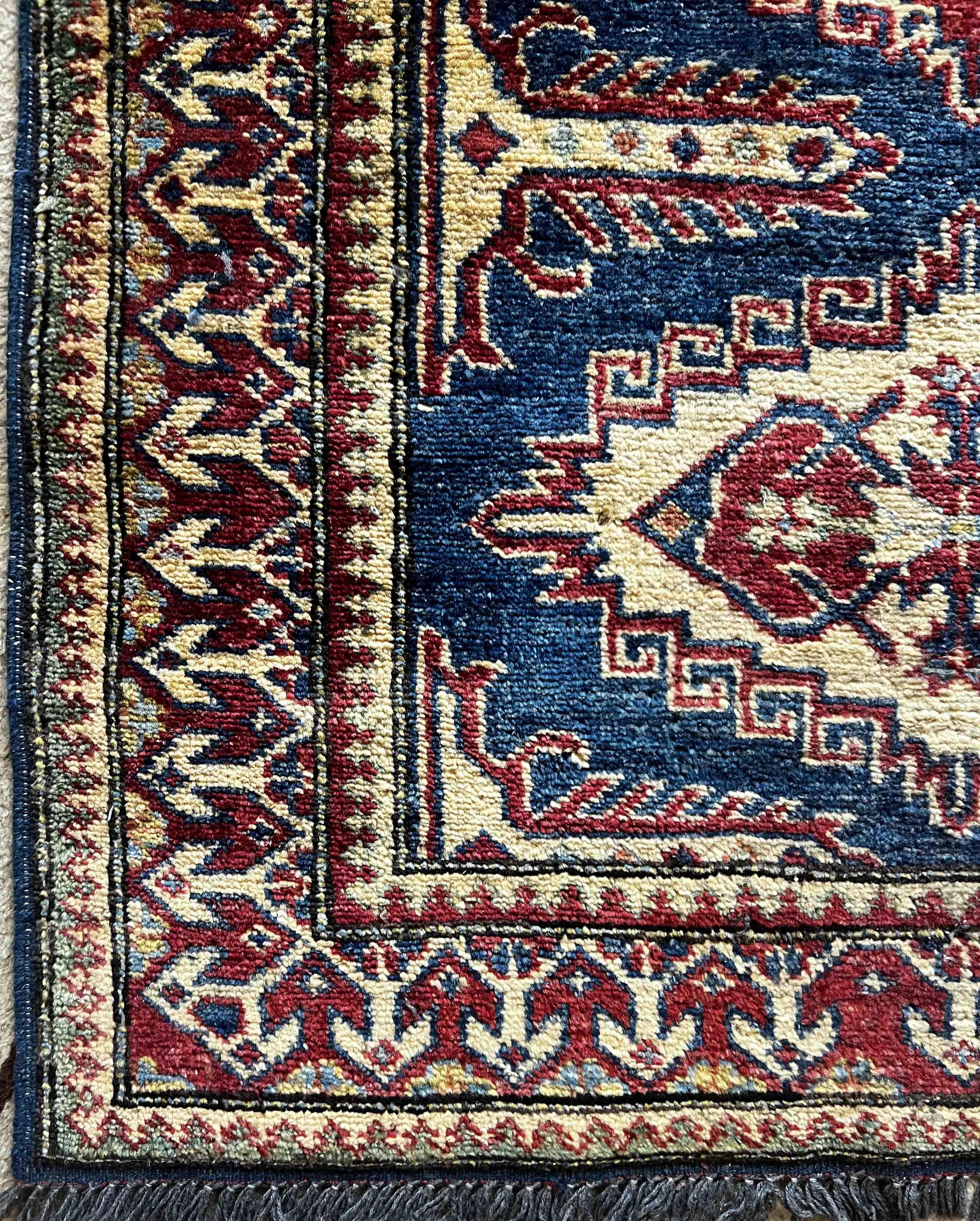 Tribal Very Pretty Caucasian Rug from the 20th Century, N° 1182 For Sale