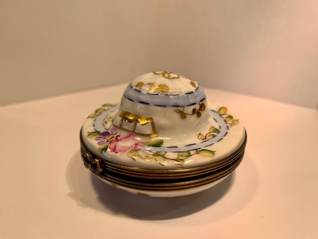 French Provincial Very Pretty Limoges France Hand Painted Porcelain Hat Shaped Trinket Box For Sale