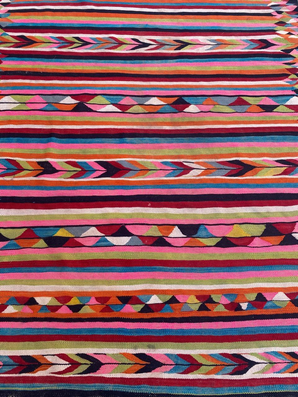 Beautiful mid century Moroccan berbere Kilim with nice geometrical tribal design and beautiful colors, entirely hand woven with wool on wool foundation.

✨✨✨
