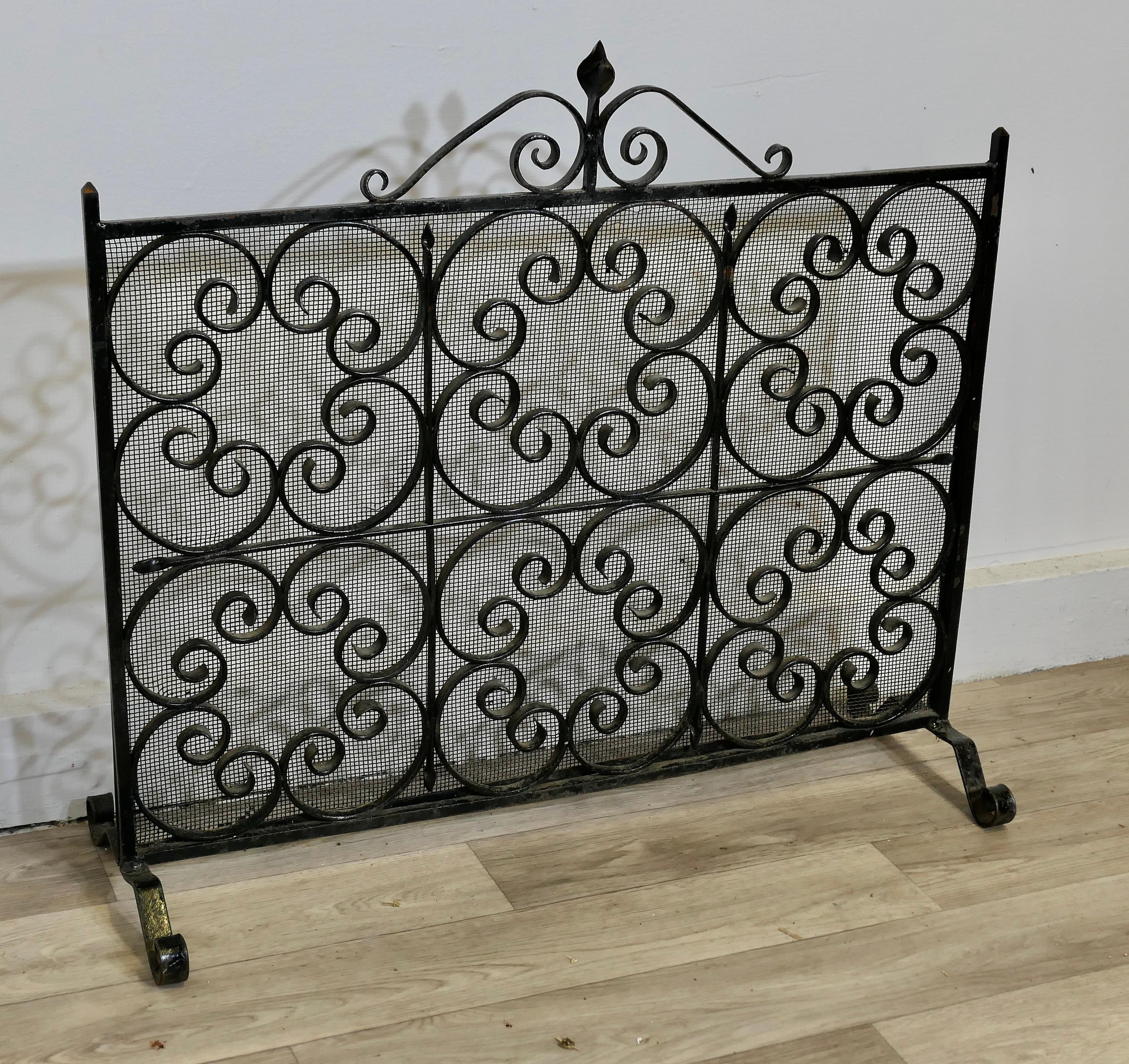 Arts and Crafts Very Pretty Wrought Iron Fire Screen, Fire Guard