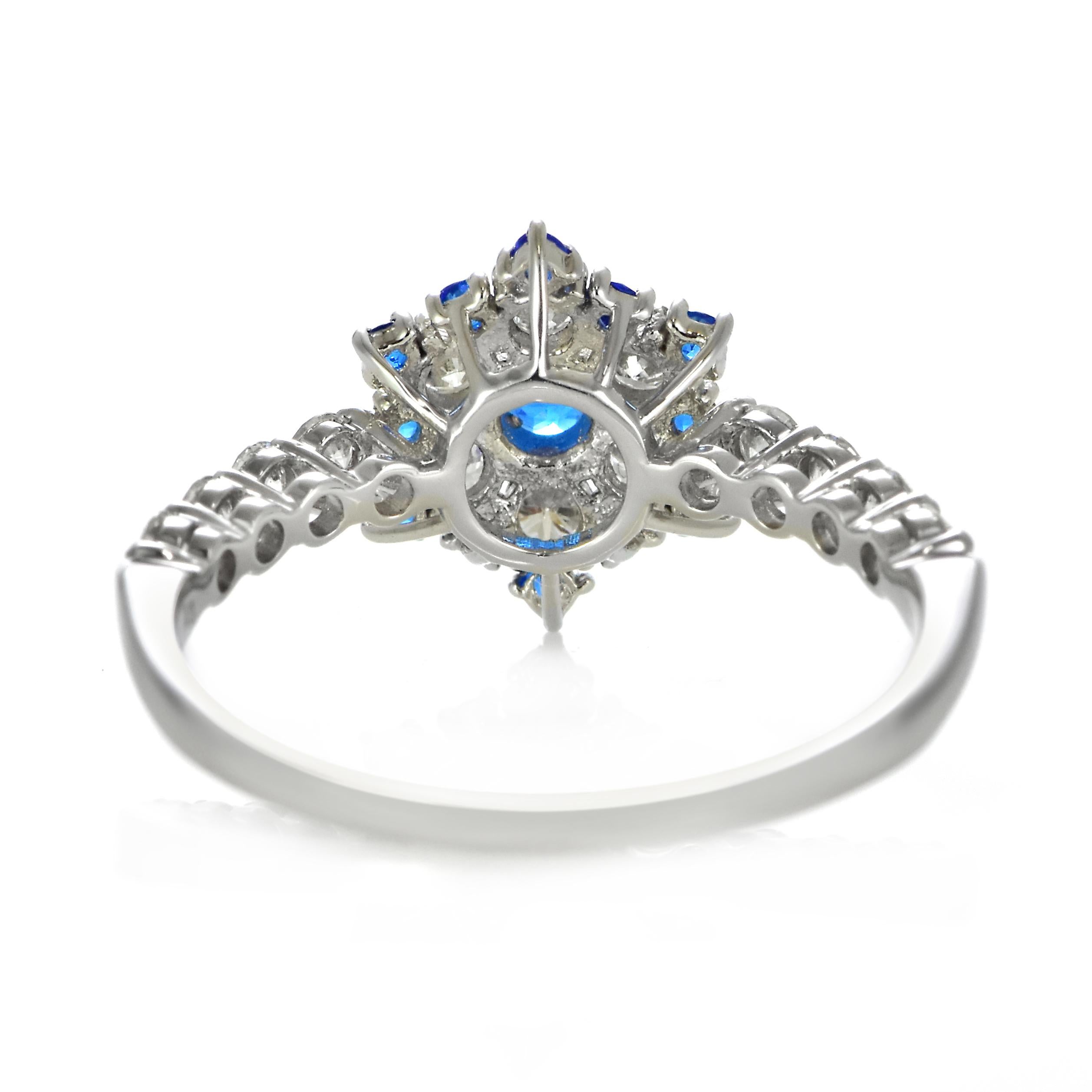 Very Rare 0.16 Carat Natural Hauyne & Diamond Ring Made in Platinum en vente 7