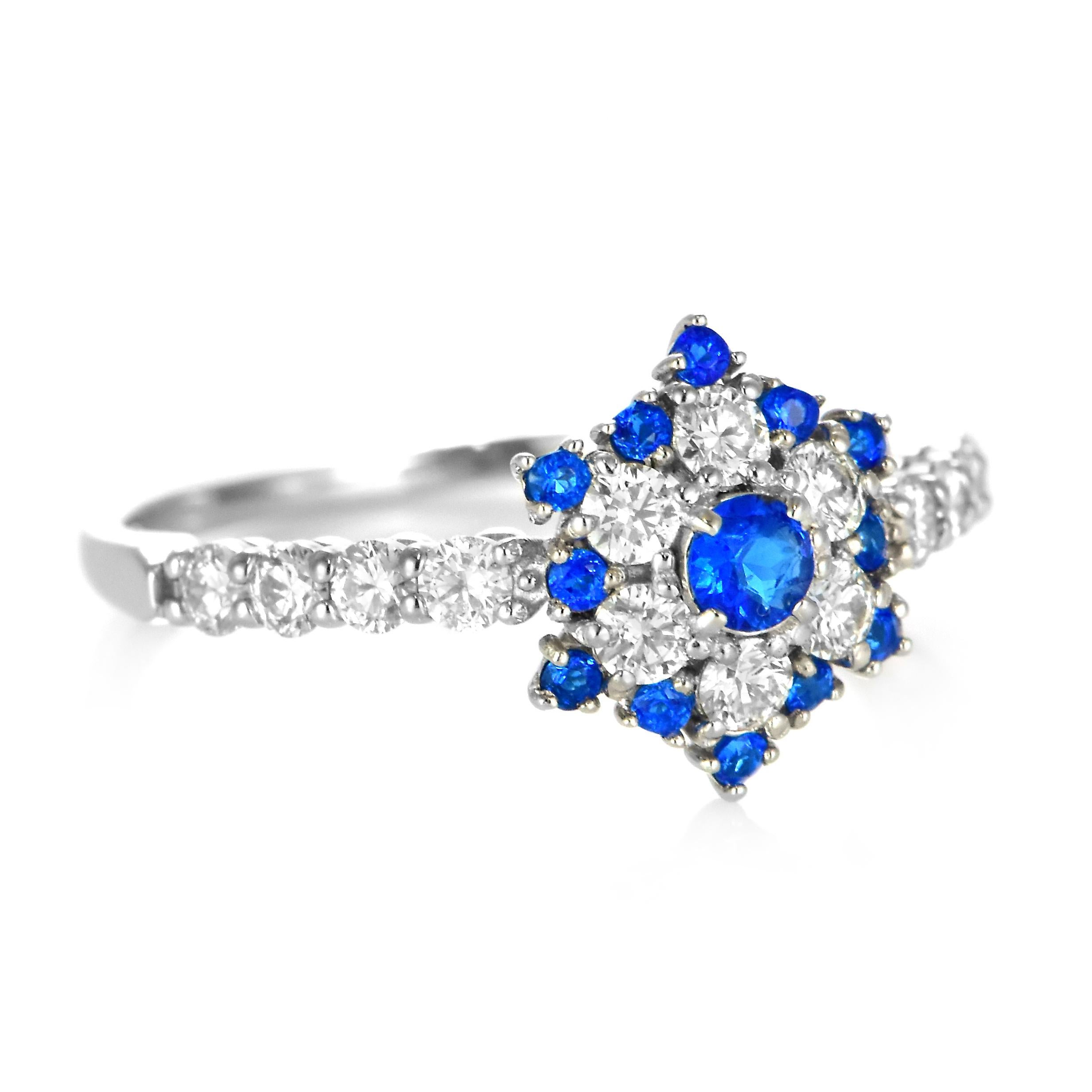 Taille ronde Very Rare 0.16 Carat Natural Hauyne & Diamond Ring Made in Platinum en vente