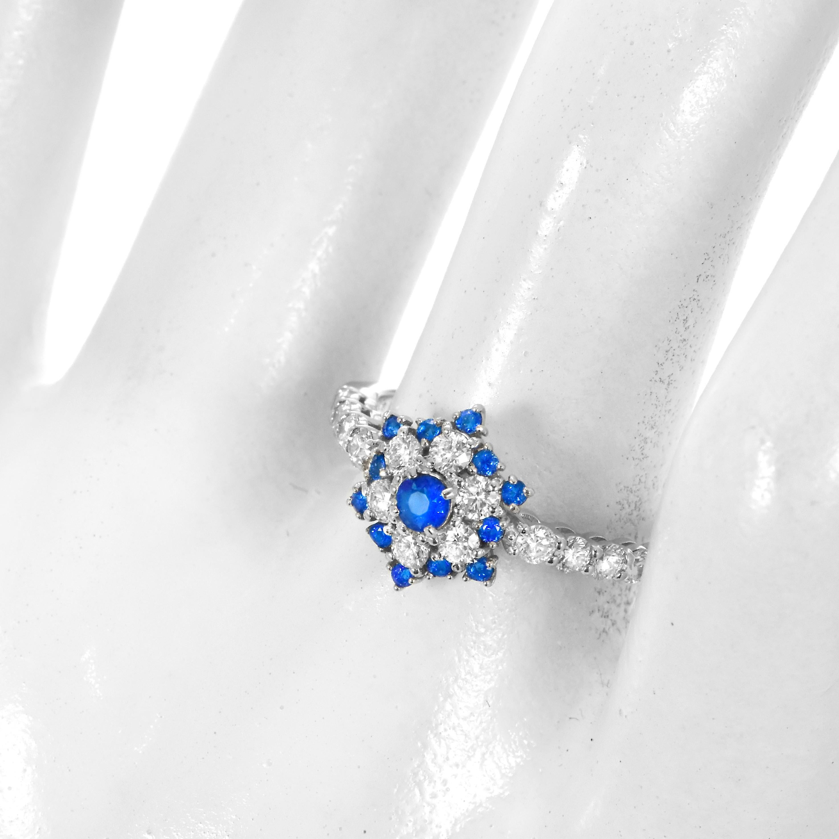 Very Rare 0.16 Carat Natural Hauyne & Diamond Ring Made in Platinum Pour femmes en vente