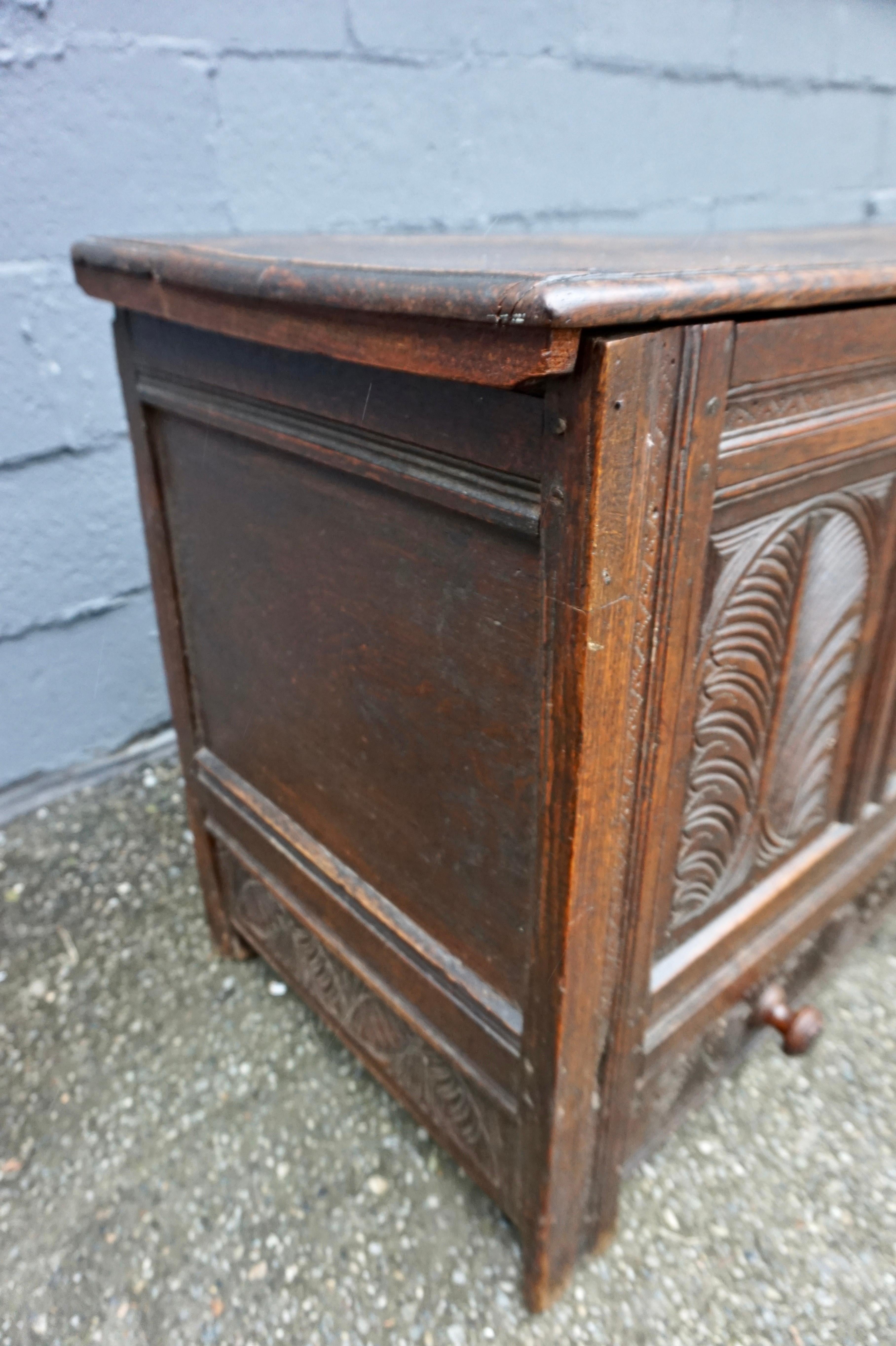 Very Rare 15th C. Medieval English Carved Solid Oak Dowry Coffer with Drawer In Good Condition For Sale In Vancouver, British Columbia