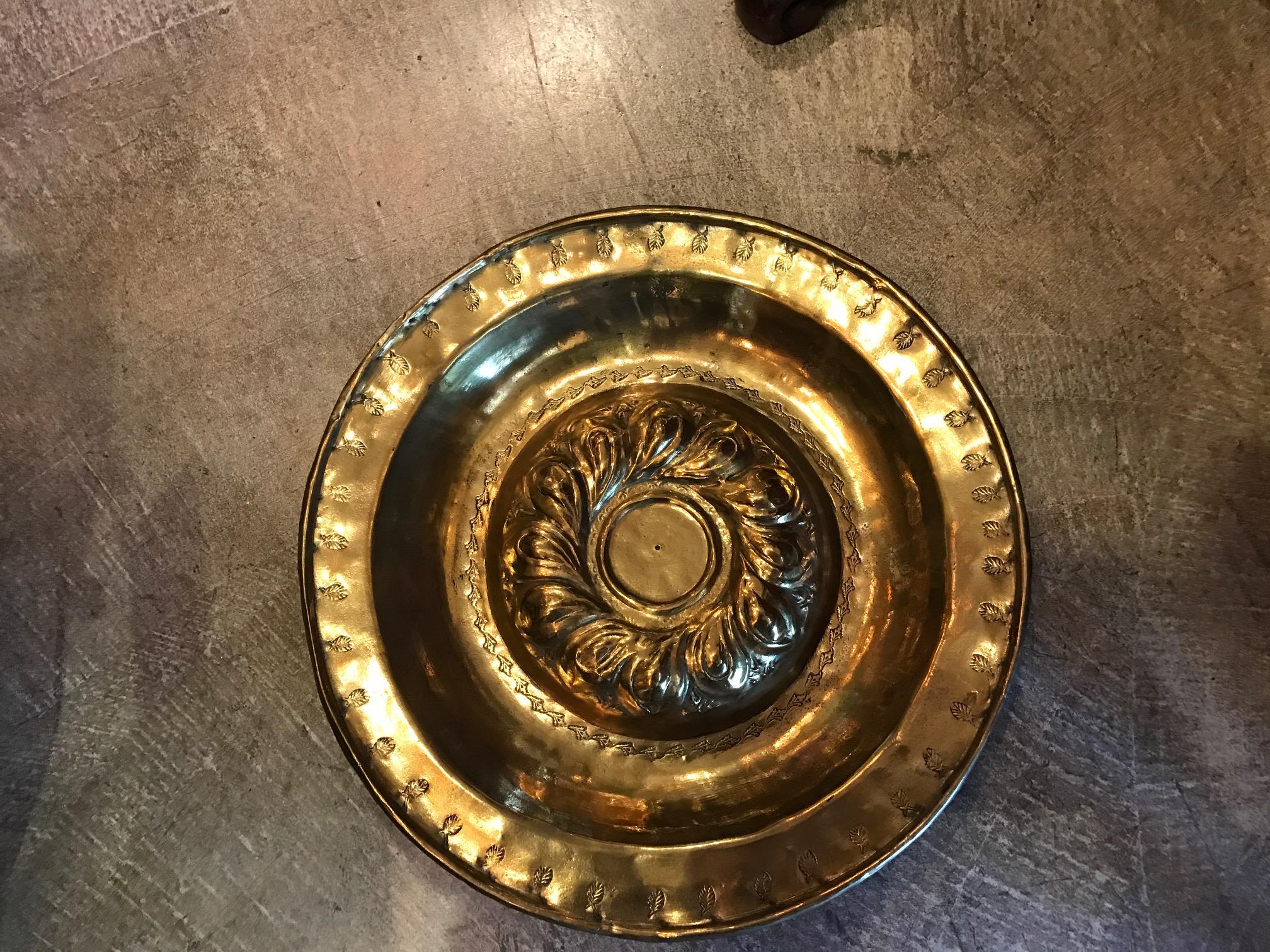Very Rare 17th Century Alms Collecting German Baroque Dish Antiques Los Angeles  In Good Condition In West Hollywood, CA