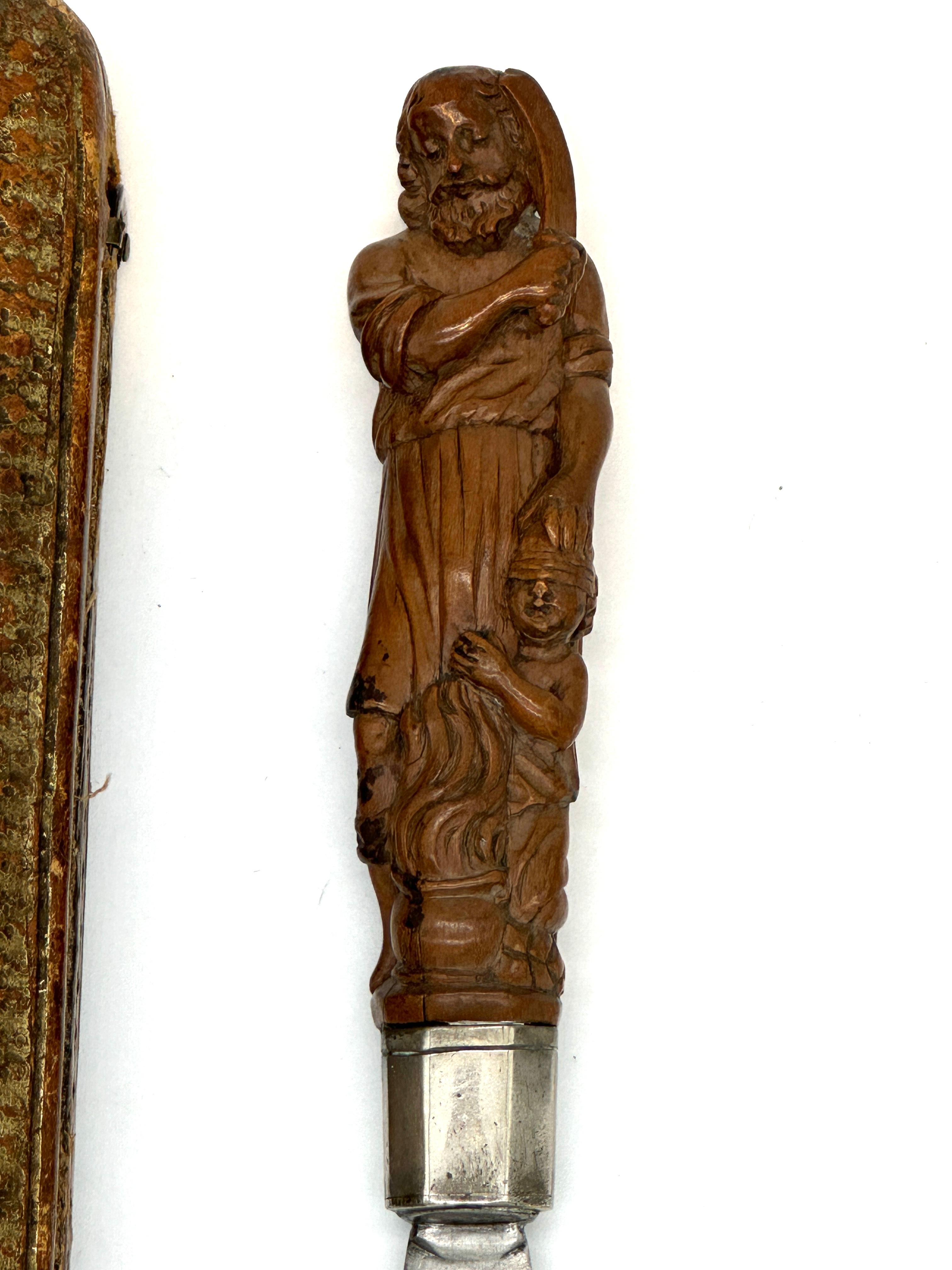Hier haben wir dieses wichtige und sehr seltene Beispiel der frühen Judaica, hergestellt in Italien oder Süddeutschland, dieses Beschneidungsmesser ist aus Eisen, hat die Guild-Marke auf der Klinge, wie auf solchen frühen Klingen verwendet werden