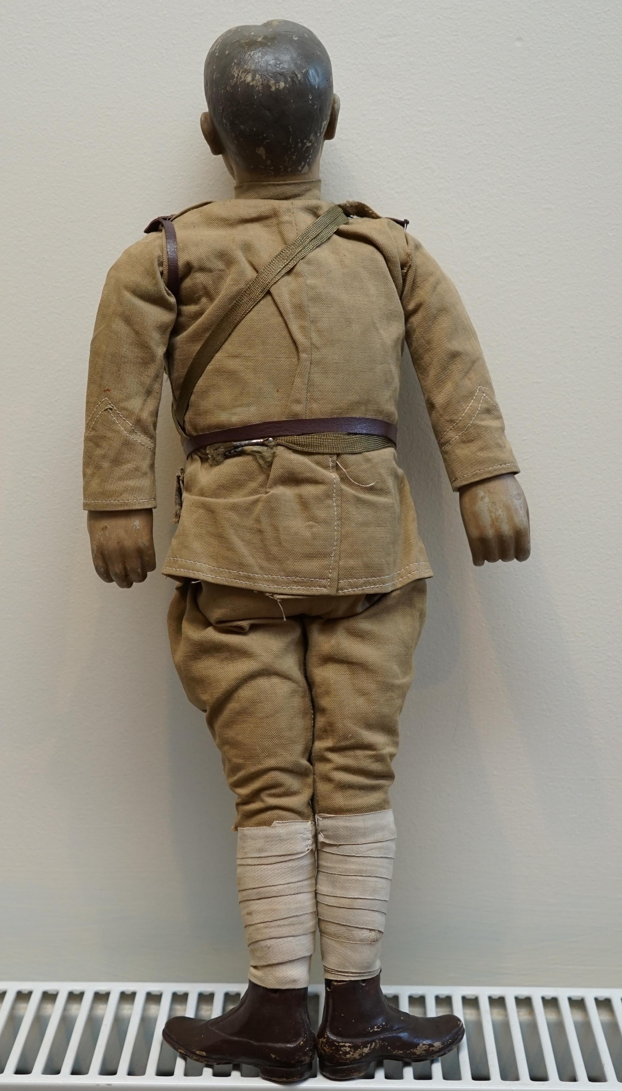 Very Rare 1898-1914 British Patriotic Propaganda Doll of Lord Horatio Kitchener For Sale 6