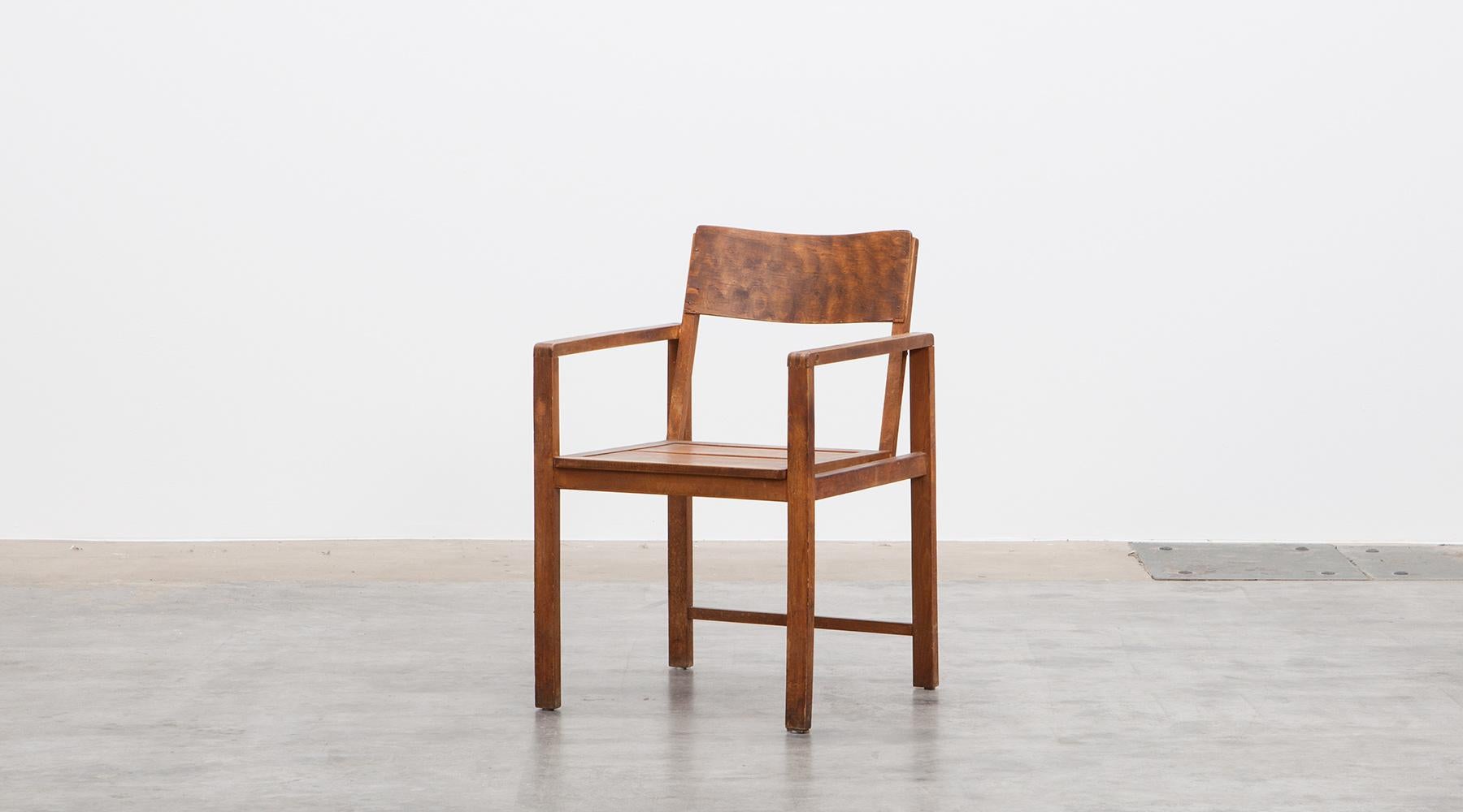 Beech chair by Erich Dieckmann, Germany, 1926.

The single chair by Erich Dieckmann from 1926 is made out of beech and has a typically, clear design. The rectangular stand construction contrasts with the curved backrest in plywood beech.