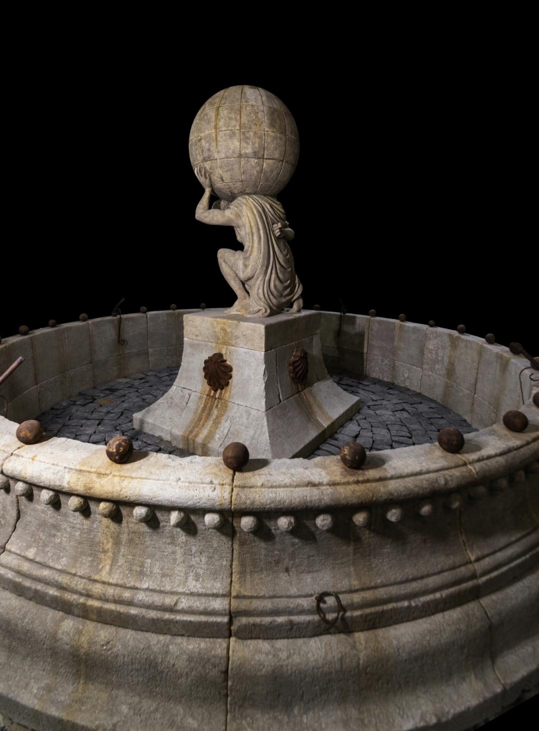 Seltener antiker großer antiker großer Brunnen – luxuriöser, aufgearbeiteter italienischer Kalksteinstatuenbrunnen im Angebot 10