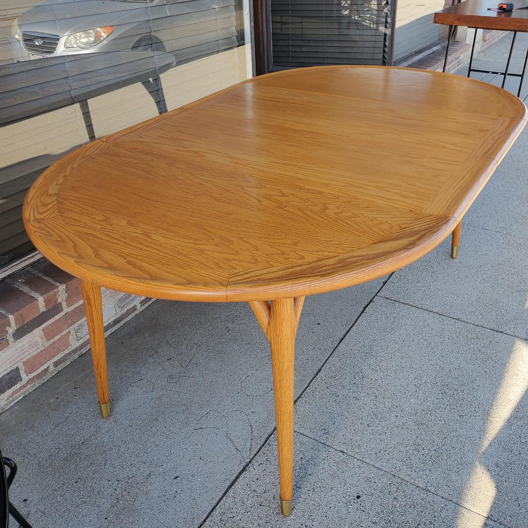 Very Rare 1950s Expandable Paul Laszlo Dining Table with 2 Leaves For Sale 4