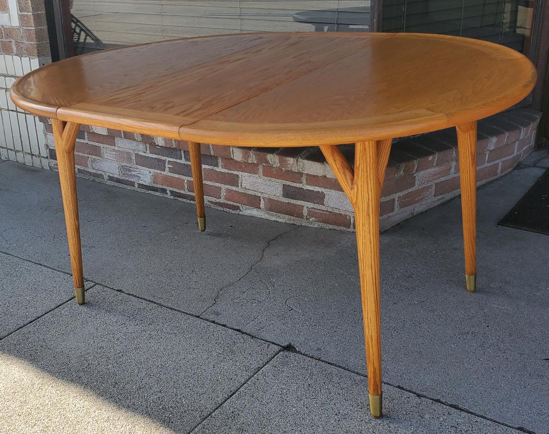 Très rare table de salle à manger extensible Paul Laszlo des années 1950 avec 2 rallonges en vente 6