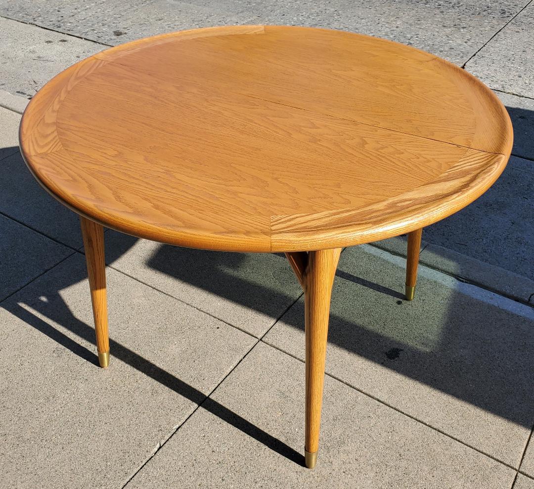 Very Rare 1950s Expandable Paul Laszlo Dining Table with 2 Leaves For Sale 8