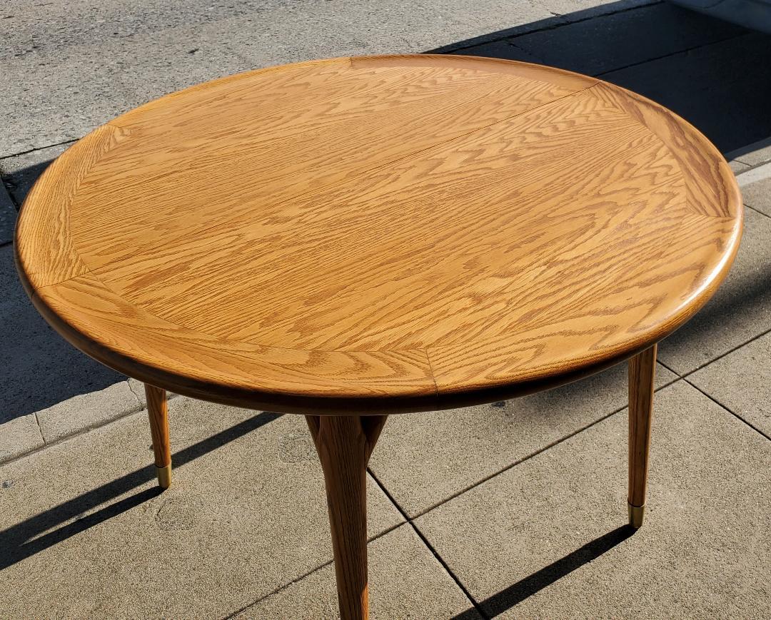 Very Rare 1950s Expandable Paul Laszlo Dining Table with 2 Leaves For Sale 10