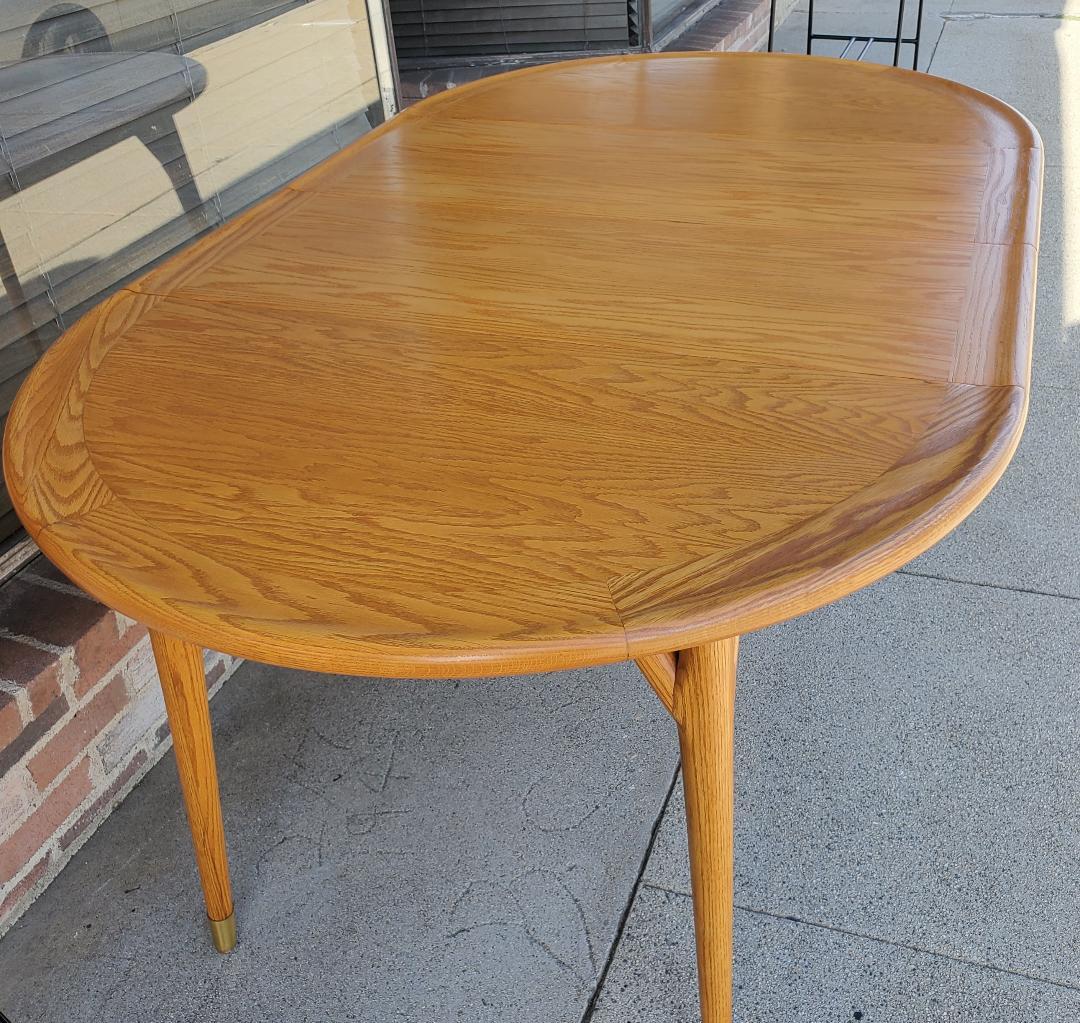 Very Rare 1950s Expandable Paul Laszlo Dining Table with 2 Leaves In Good Condition For Sale In Monrovia, CA