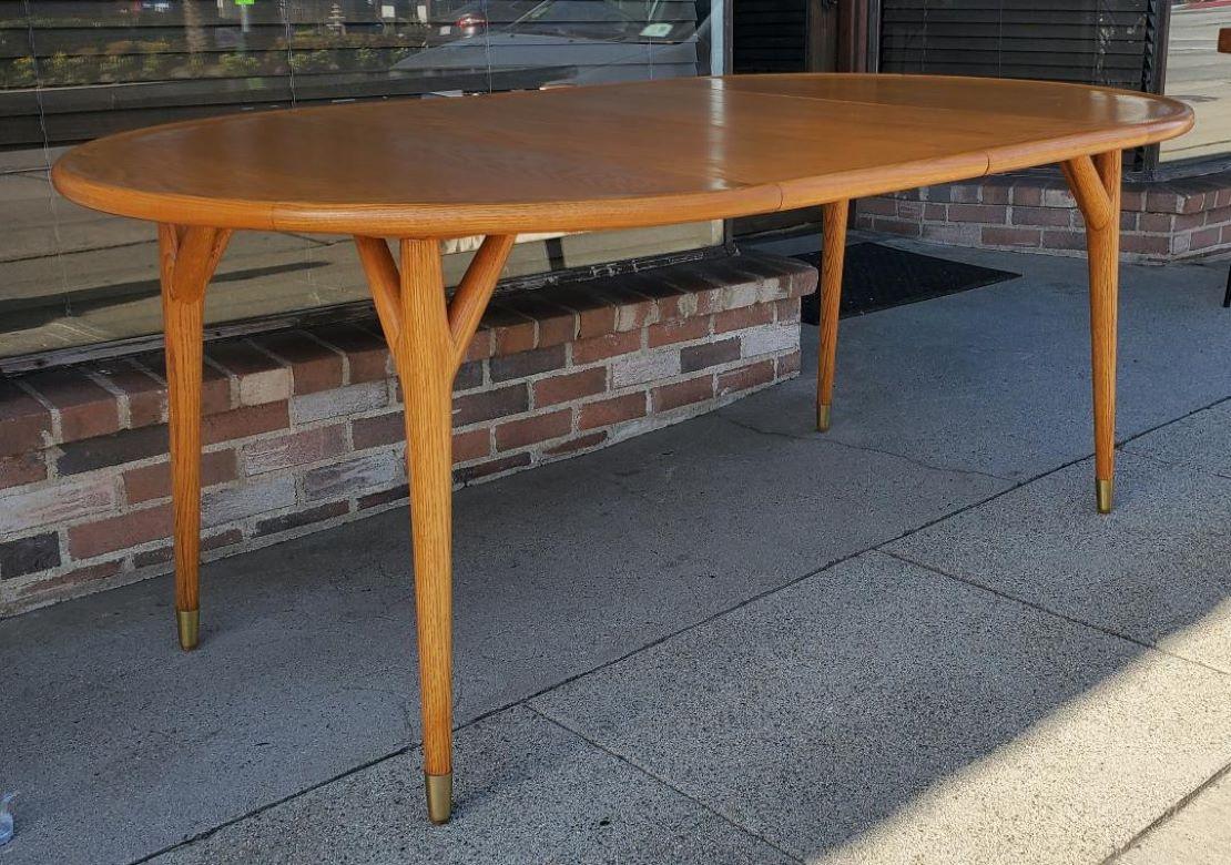 20th Century Very Rare 1950s Expandable Paul Laszlo Dining Table with 2 Leaves For Sale