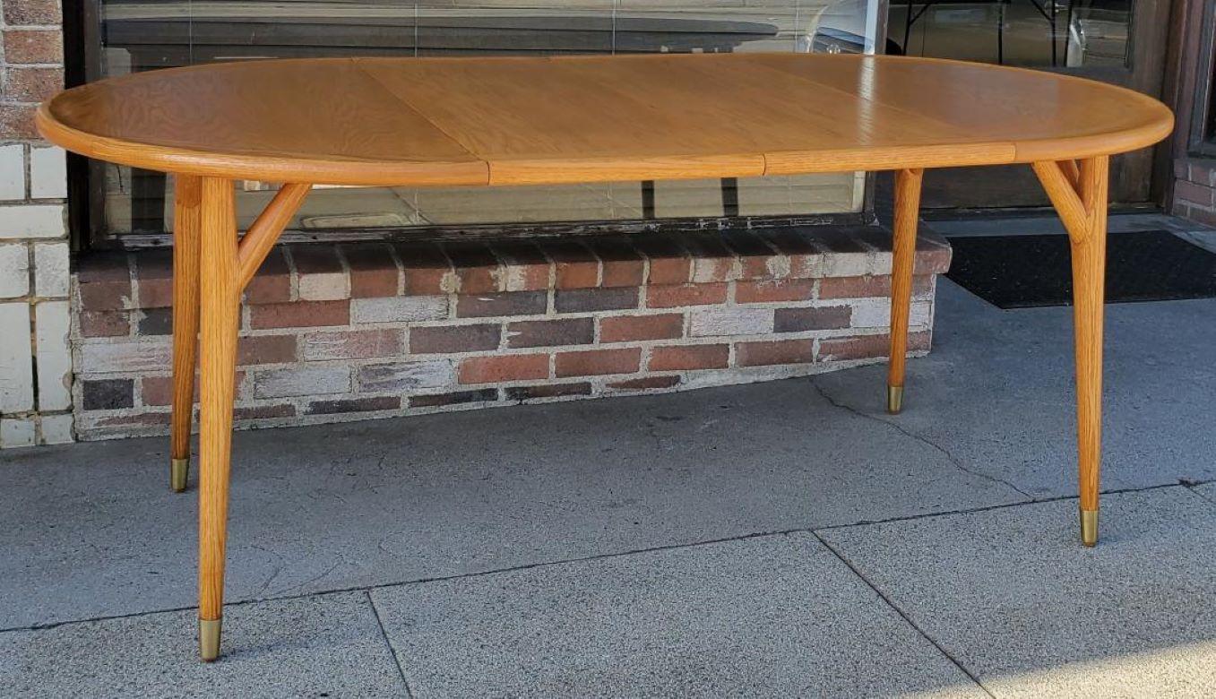 Very Rare 1950s Expandable Paul Laszlo Dining Table with 2 Leaves For Sale 2