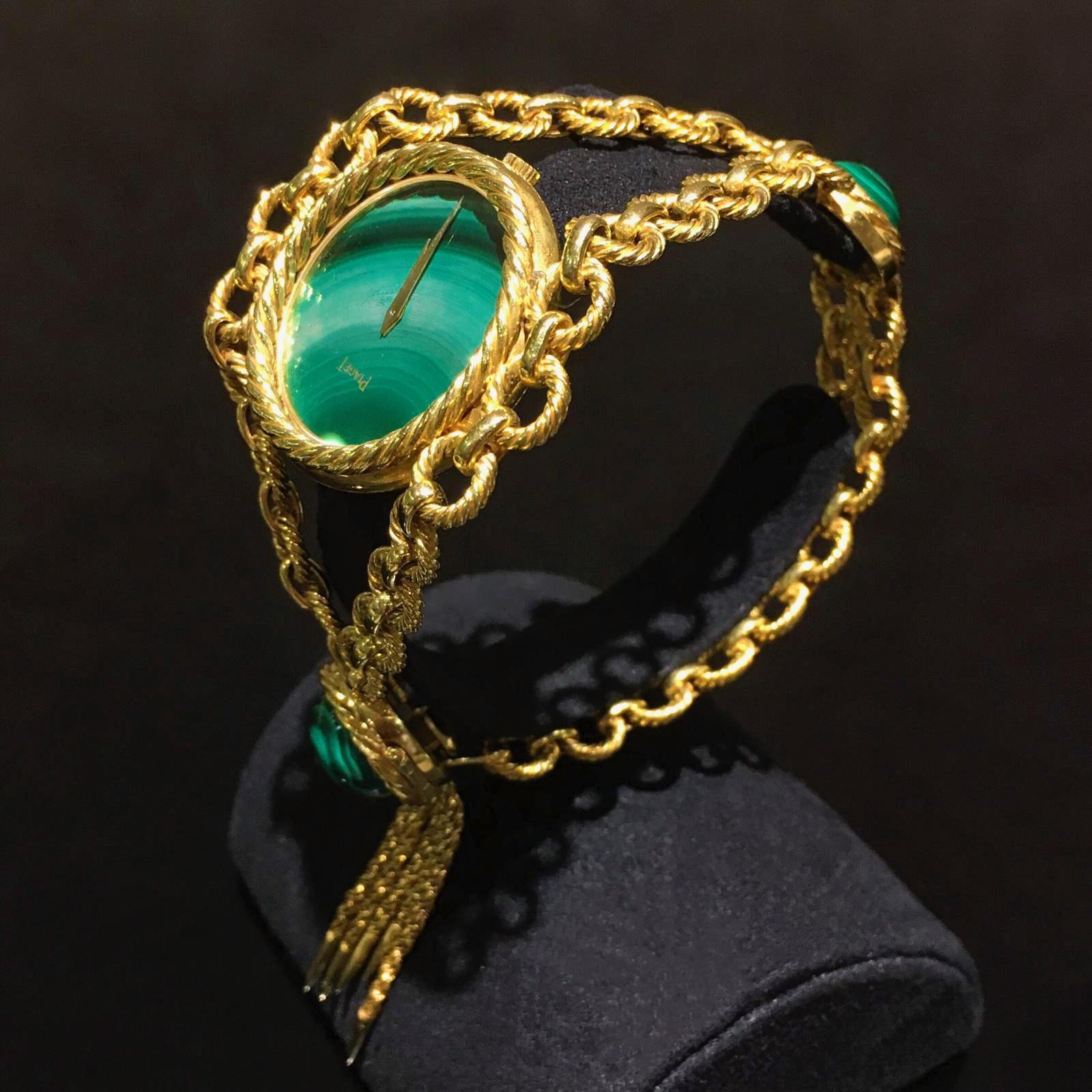 Very Rare 1960s-1970s Piaget 18 Karat Gold Malachite Necklace and Bracelet Watch 2