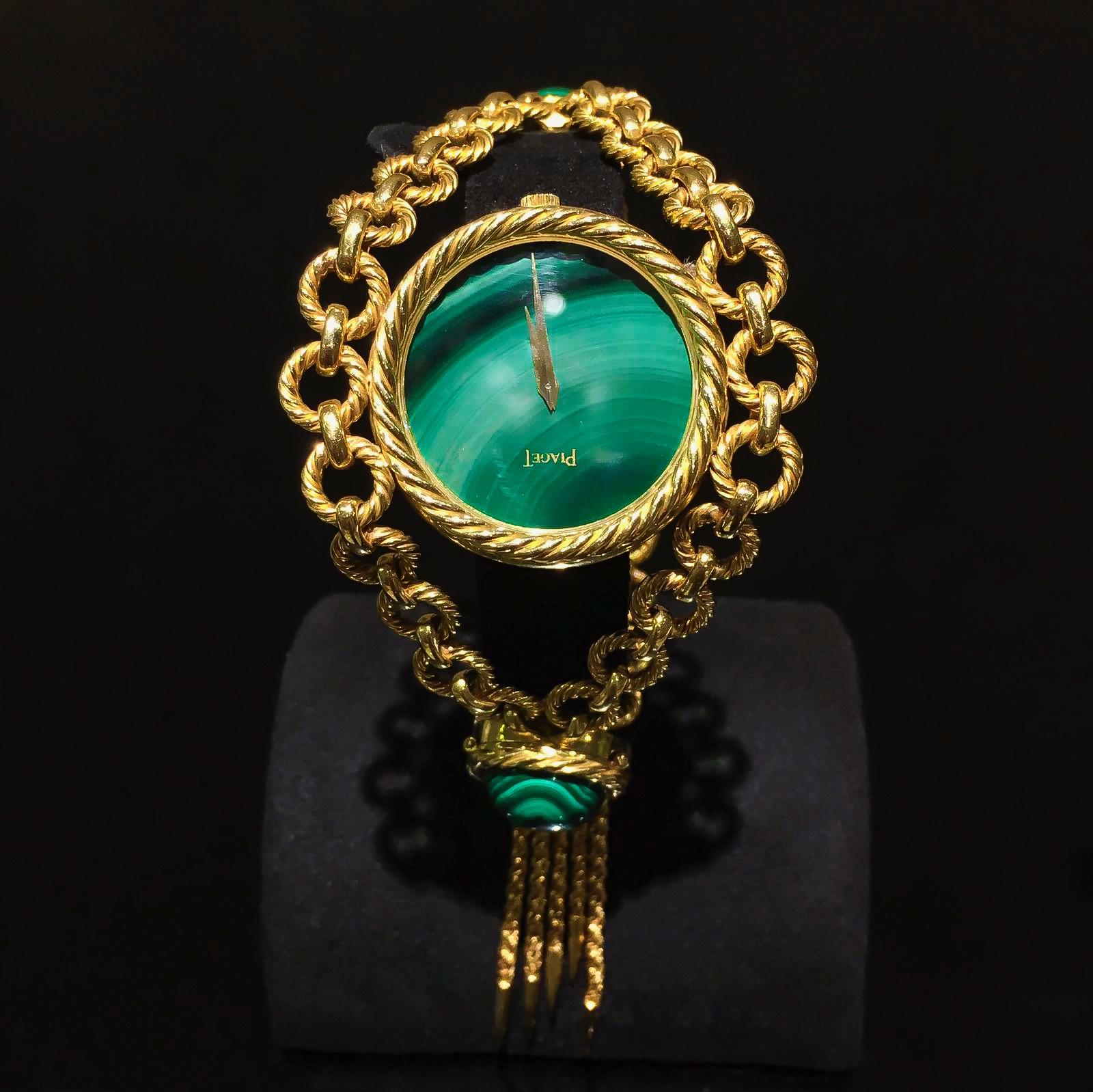 Very Rare 1960s-1970s Piaget 18 Karat Gold Malachite Necklace and Bracelet Watch 3