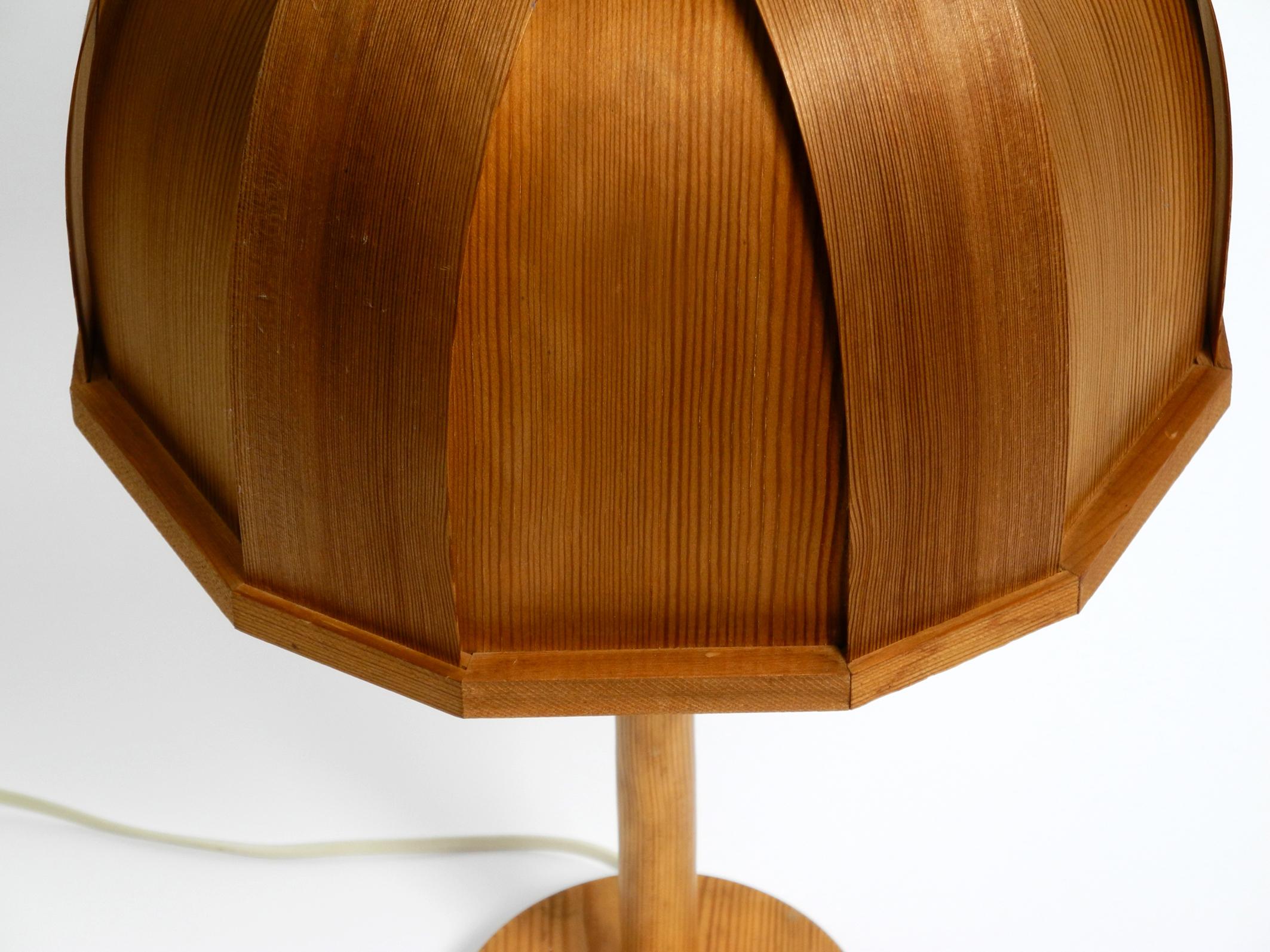 Very rare 1970s Swedish pine bent veneer table lamp by GB Solbackens Svarveri For Sale 6