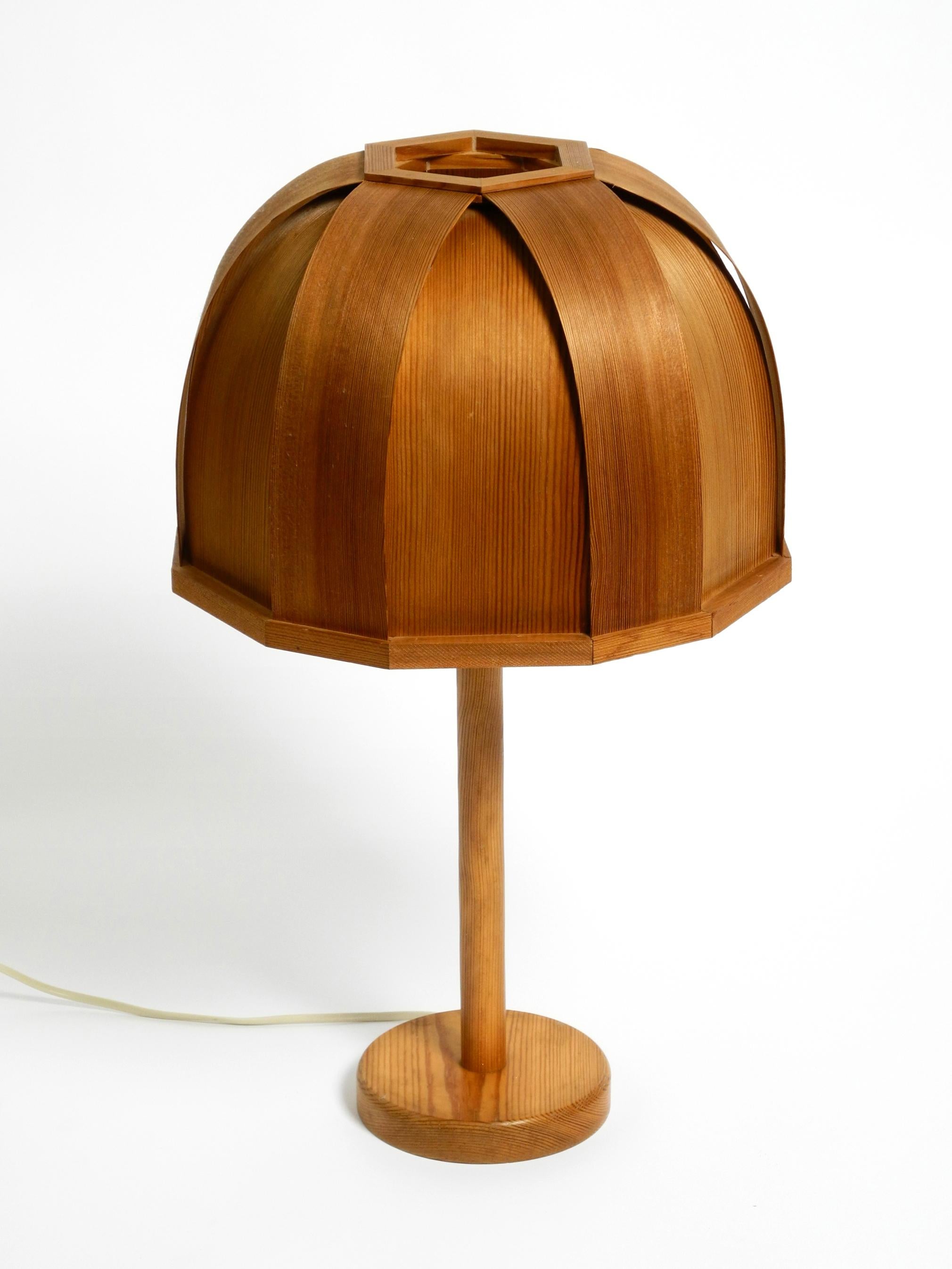 Very rare 1970s Swedish pine bent veneer table lamp by GB Solbackens Svarveri For Sale 13