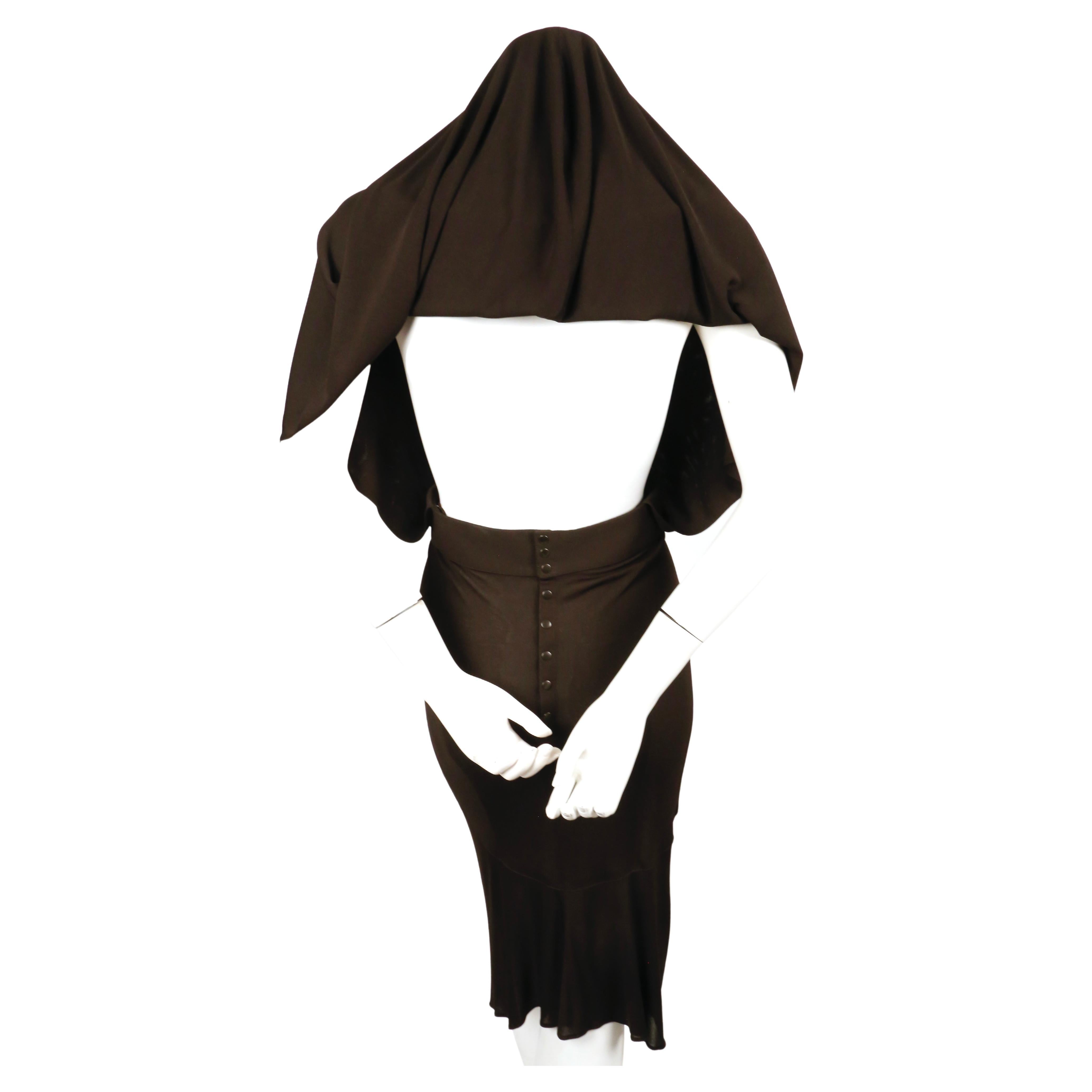 sehr seltenes 1984 AZZEDINE ALAIA ikonisches Jersey-Kleid mit Kapuze im Angebot 10