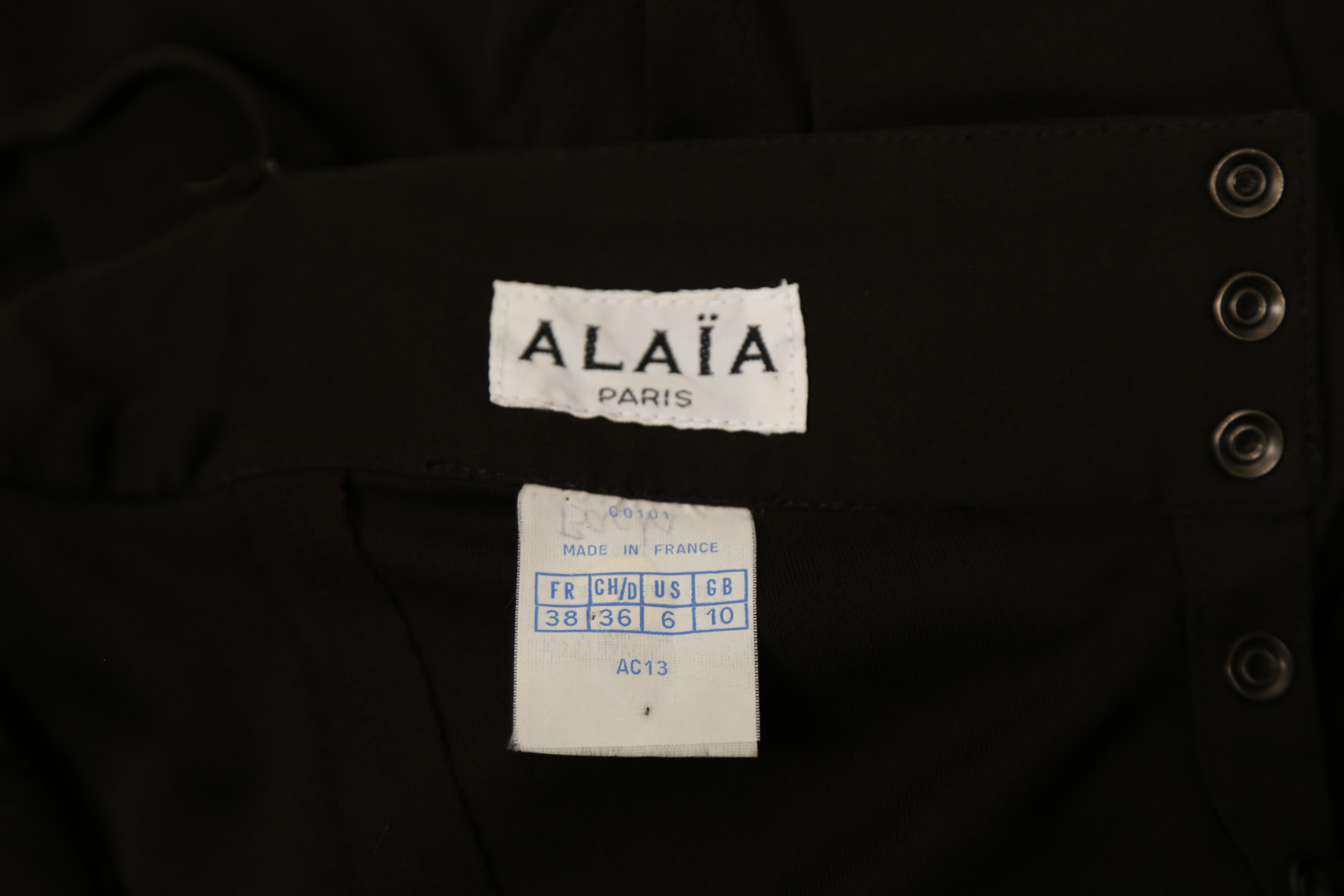 sehr seltenes 1984 AZZEDINE ALAIA ikonisches Jersey-Kleid mit Kapuze im Angebot 11