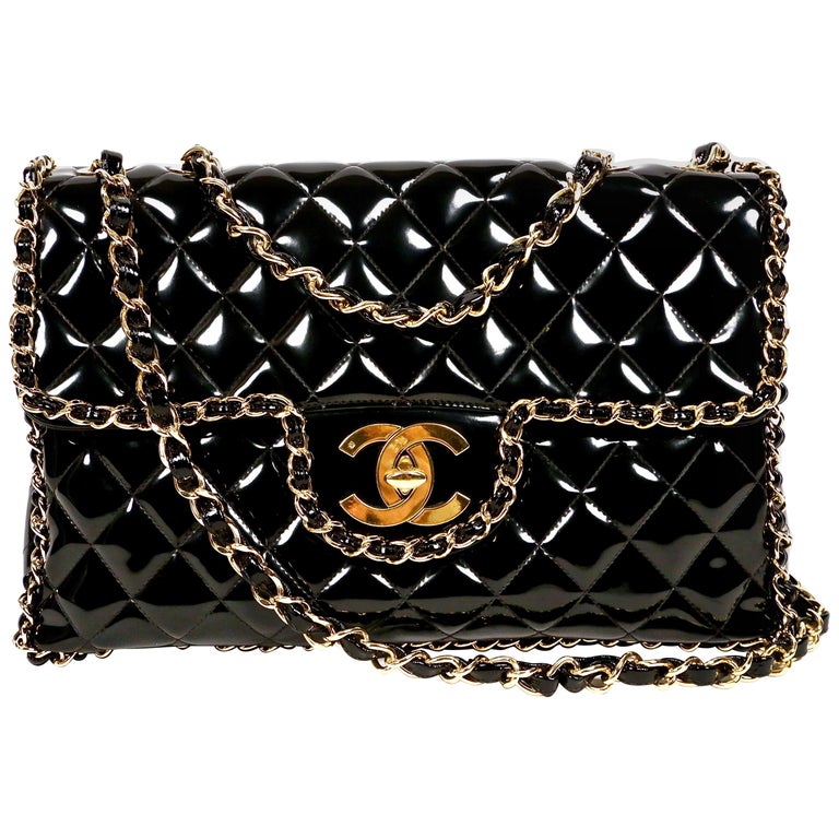 Past auction: Chanel black patent leather purse 1990s