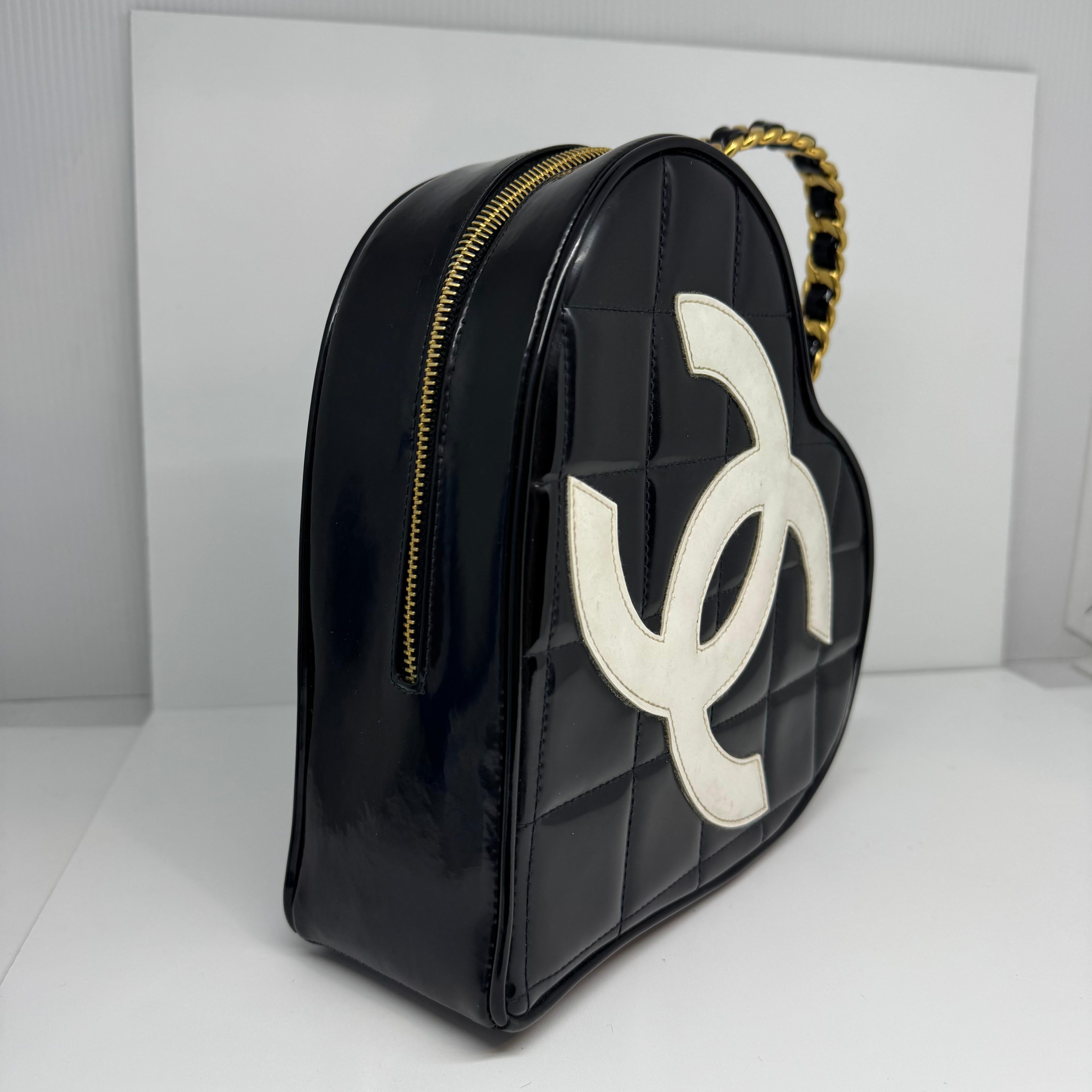 Very Rare 1990s Chanel Coco Mark Black Patent Vanity Heart Bag For Sale 7